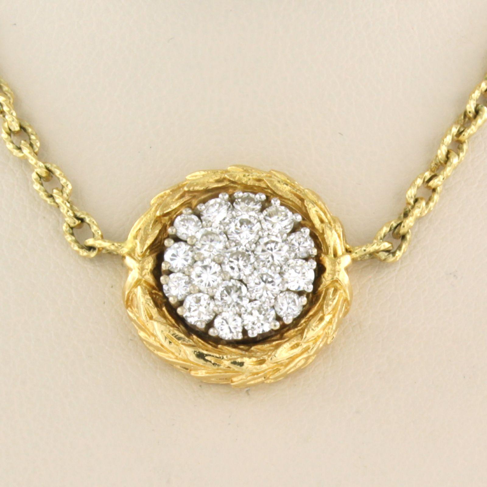 18k yellow gold necklace with bicolour gold fixed pendant set with brilliant cut diamonds total approx. 0.90 ct - F/G - VS/SI - 39 cm long

detailed description

the necklace is about 2 x 18.5 cm. Total length with pendant 39 cm

the pendant has a