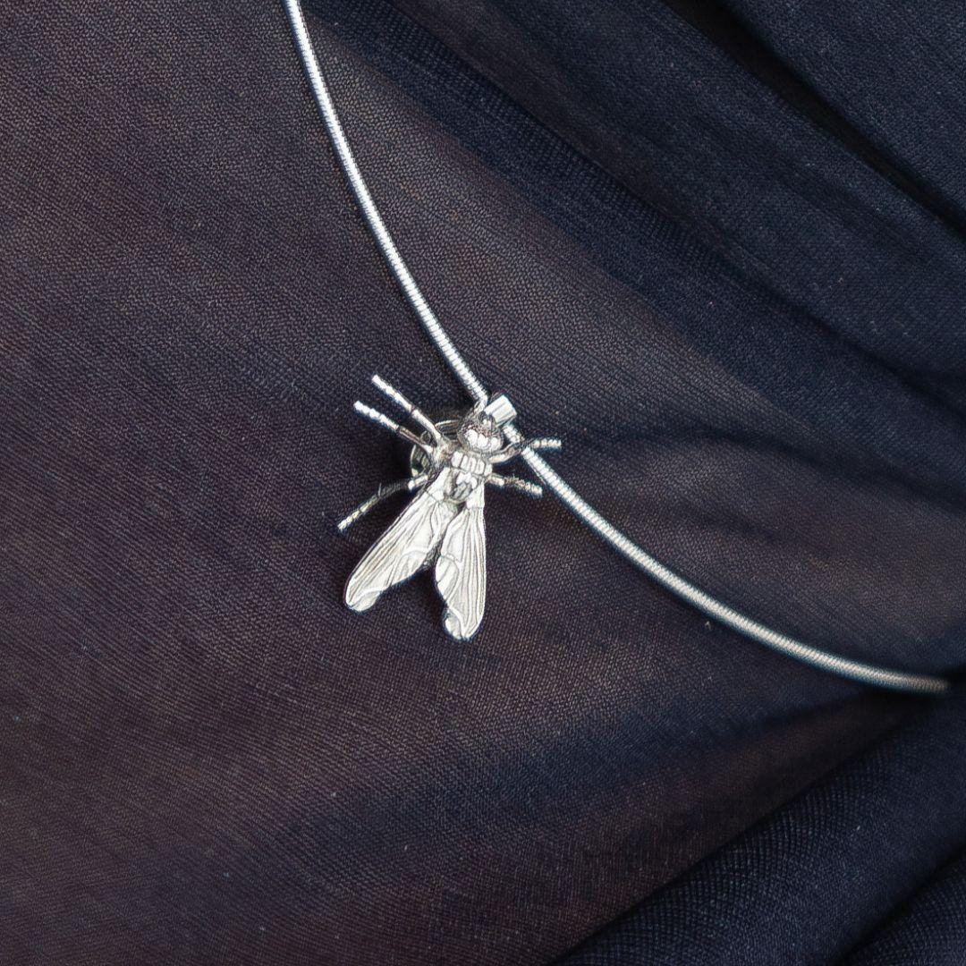 Necklace with insect in white gold 18K In New Condition For Sale In Barcelona, CT