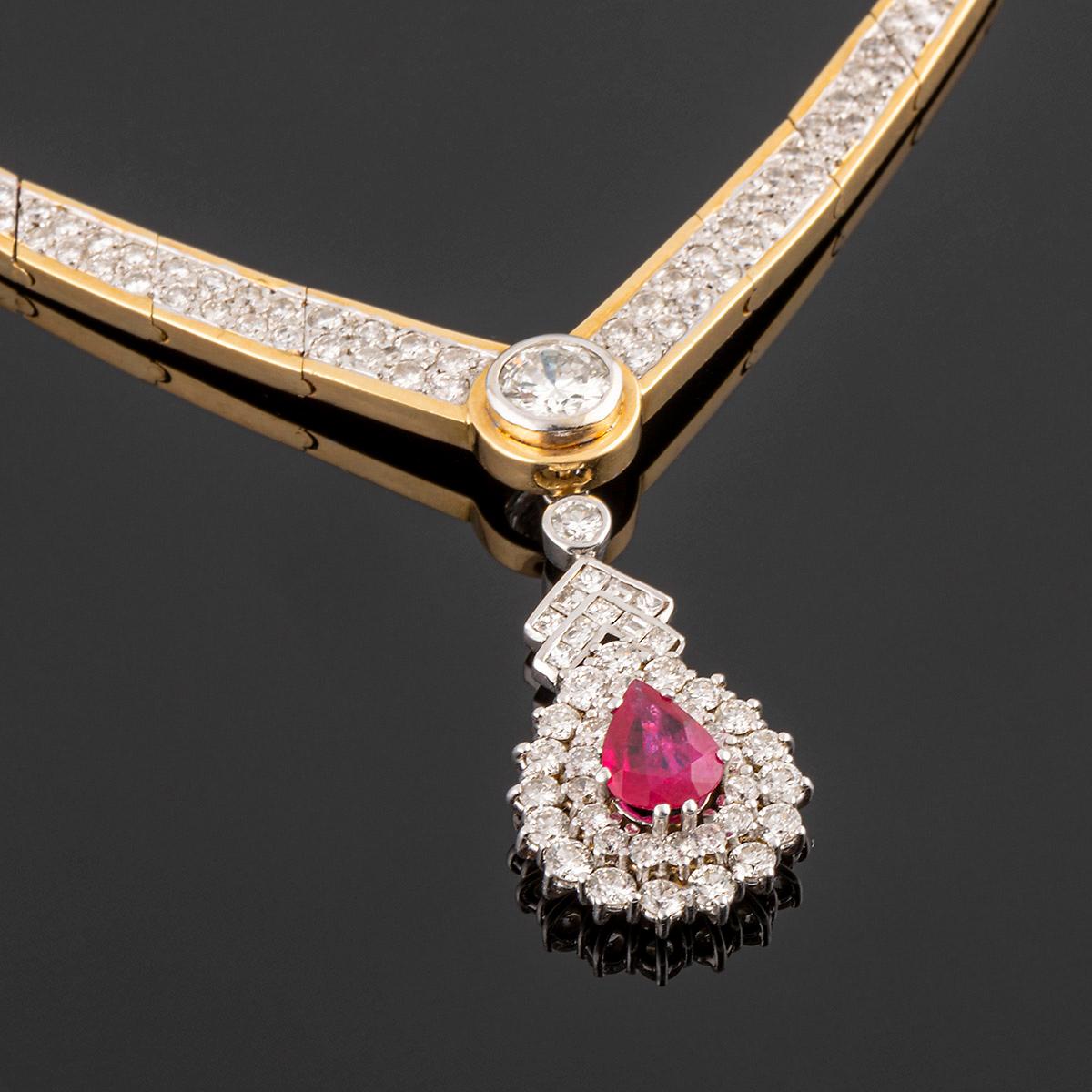 Cocktail-Halskette aus Gold und Diamanten, großer zentraler Diamant und Rubin-Anhänger (Brillantschliff) im Angebot