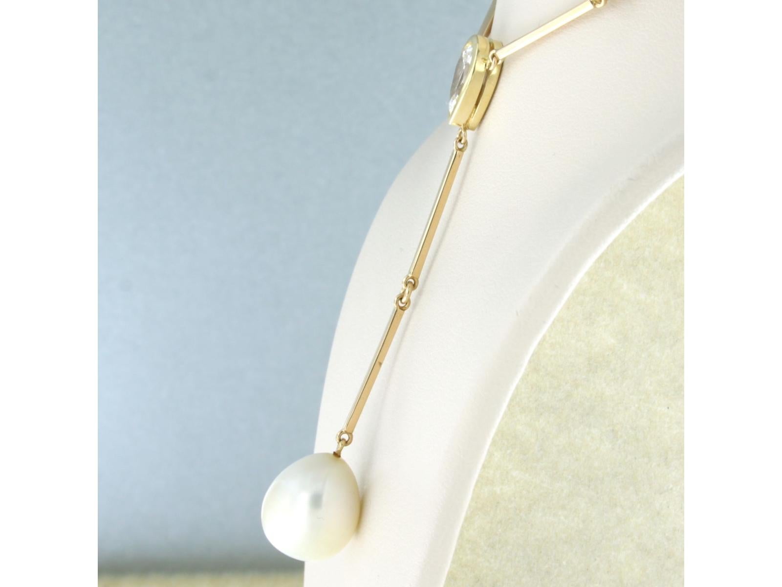 Collana in oro rosa 18k con perla a forma di goccia e diamante sfaccettato a forma di pera fino a 1,01ct - F/G - VS/SI - lunghezza 45 cm

descrizione dettagliata:

La collana è lunga 45 cm e larga 1,3 mm.

le dimensioni del ciondolo sono di 7,0 cm