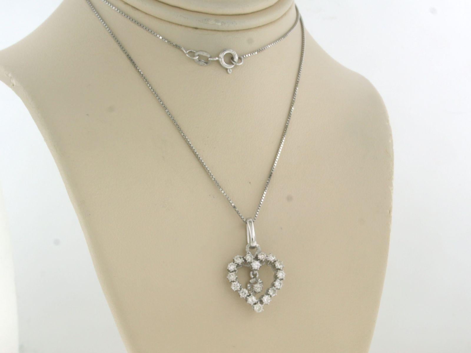 Moderno Collana con ciondolo con diamante taglio brillante fino a 0,50ct in oro bianco 18k in vendita