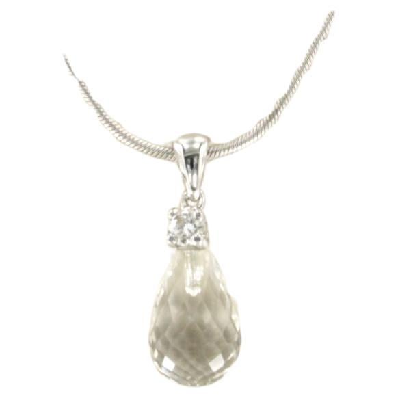 14k white gold necklace with pendant set with rock crystal and brilliant cut diamond 0.10 ct - F/G - VS/SI - 45 cm long

detailed description

The necklace is 45 cm long and 0.9 mm wide.

the pendant is 2.3 cm high and 8.0 mm wide

 weight 7.1