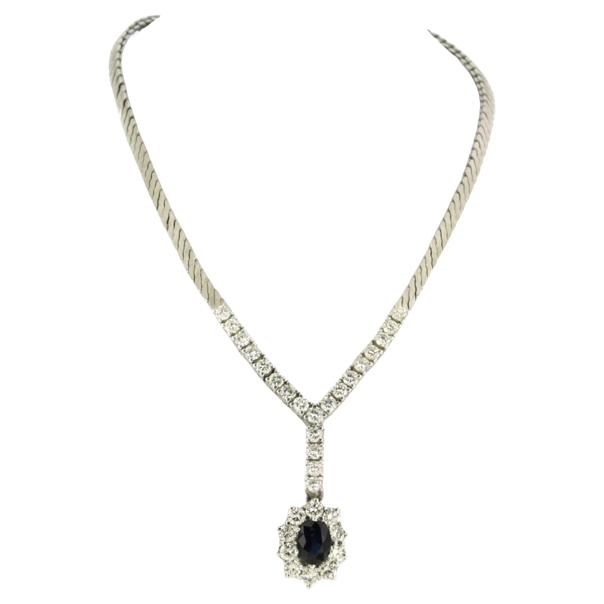 Necklace with sapphire and brilliant cut diamonds up to 3.00ct 18k gold For Sale