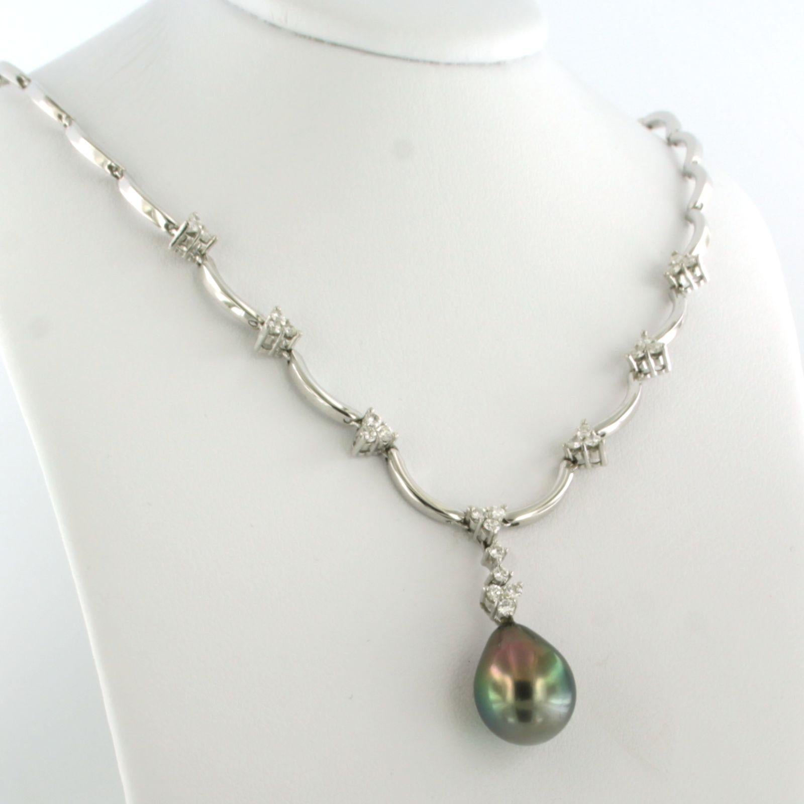 Brilliant Cut Necklace with Tahiti peal and brilliant cut diamonds up to 0.89ct 18k white gold For Sale
