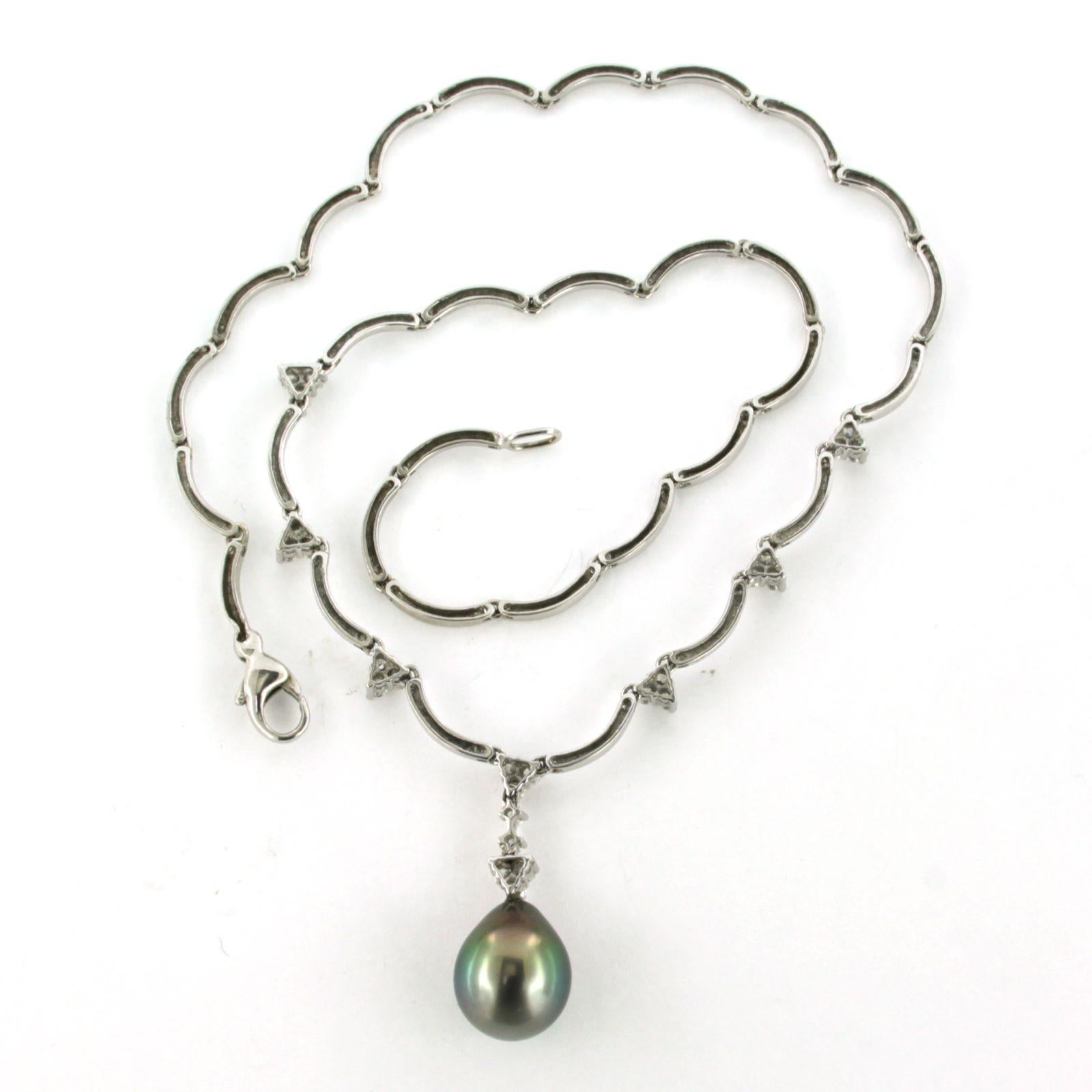 Necklace with Tahiti peal and brilliant cut diamonds up to 0.89ct 18k white gold In Excellent Condition For Sale In The Hague, ZH