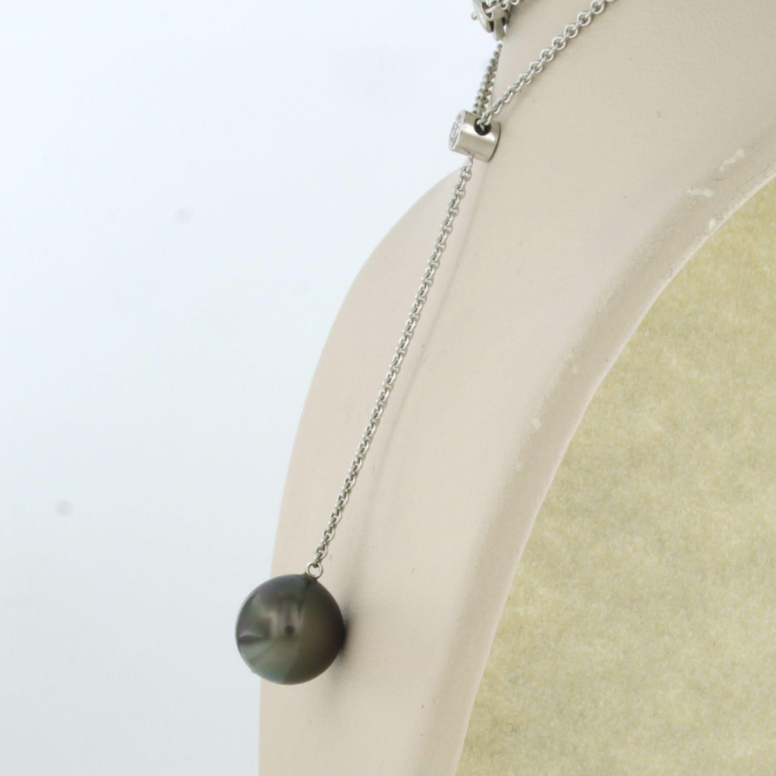 Moderne Collier avec perle de Tahiti et diamant taille brillant jusqu'à 0,12ct or 18k en vente