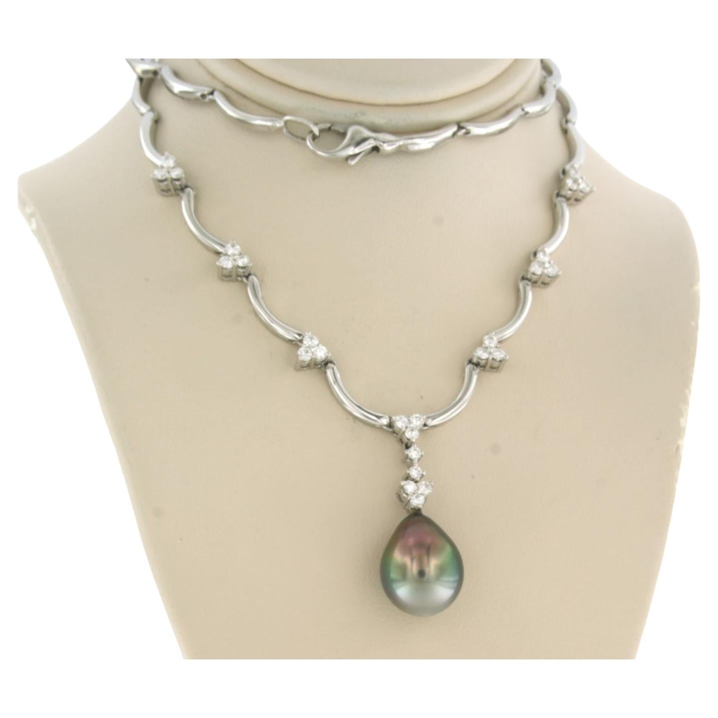 Taille brillant Collier avec perle de Tahiti et diamants taille brillant jusqu'à 0,89ct or 18k en vente