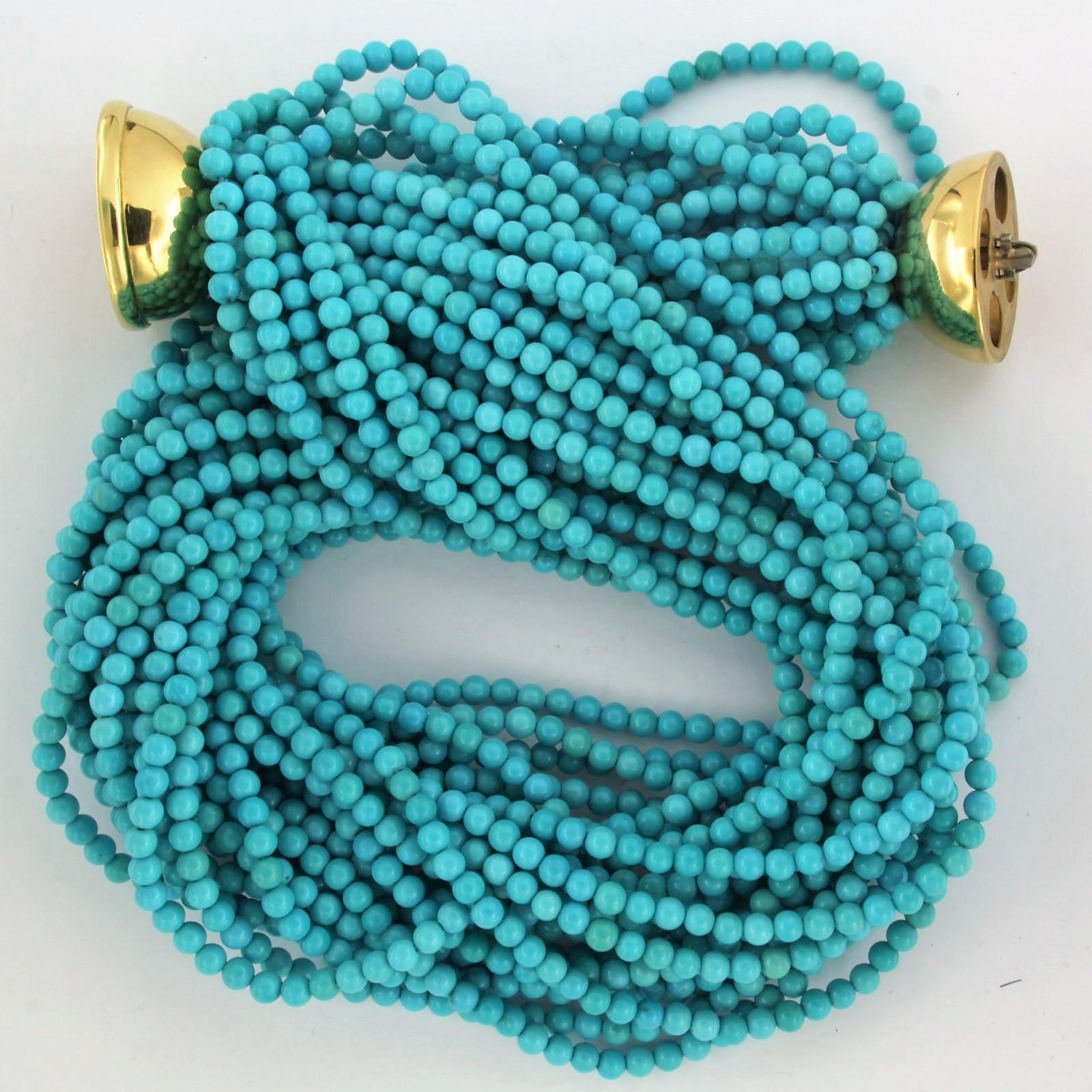 Necklace with turquoise beads on a 18k yellow gold lock For Sale 1
