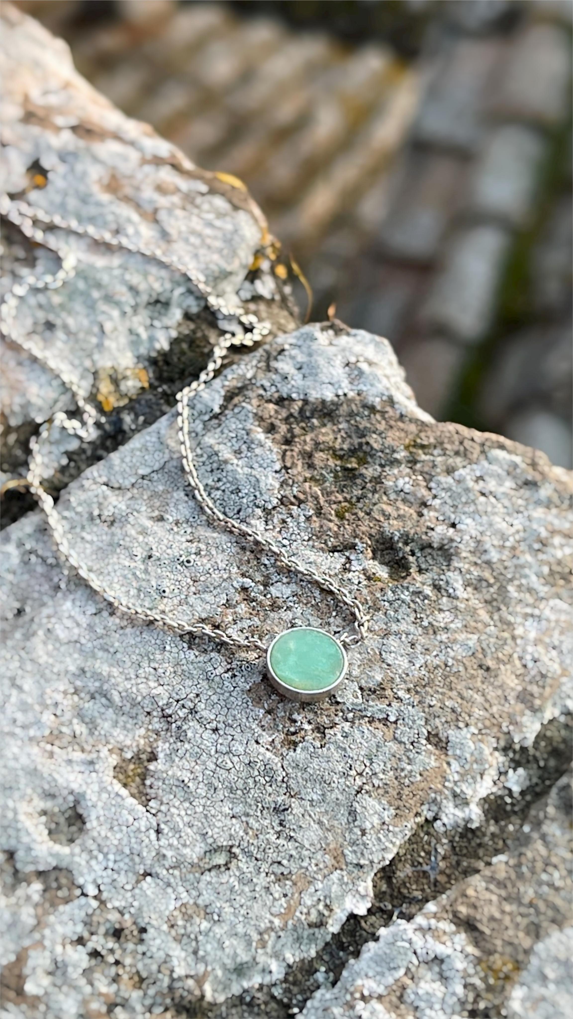 Taille ronde Collier en argent sterling avec pierre de turquoise et chrysoprase en vente