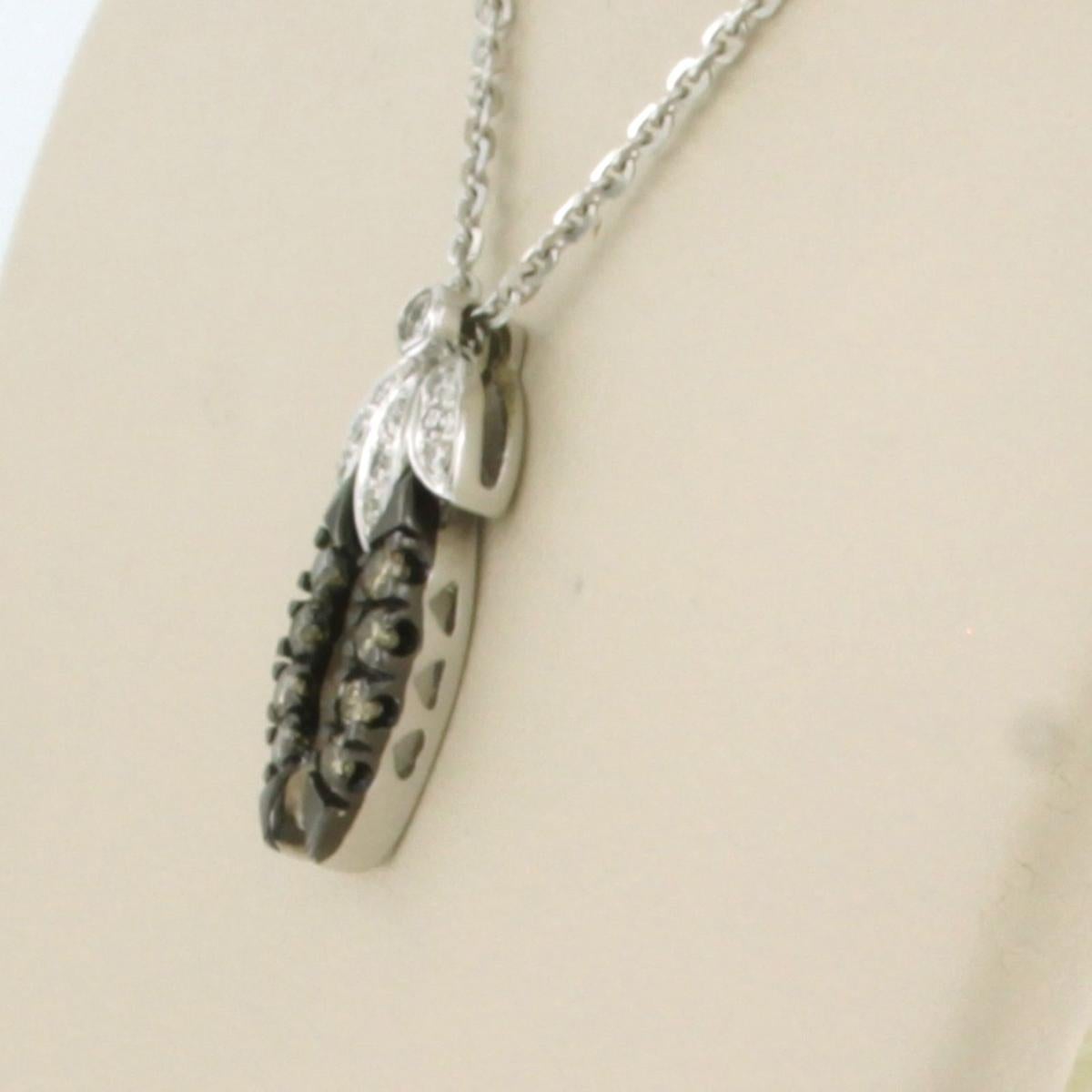 Donna Collana con ciondolo con diamanti taglio brillante fino a 0,20ct in oro bianco 18k in vendita