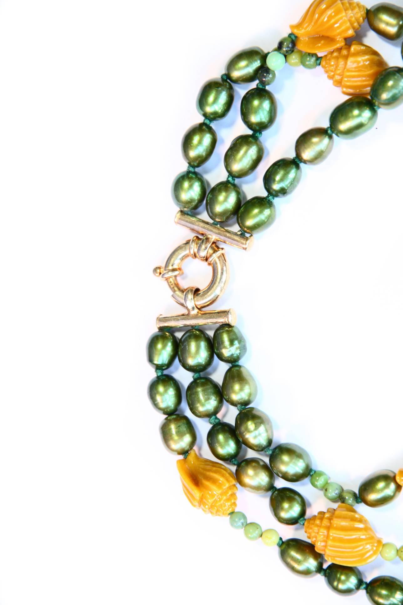 Necklace Yellow Carved Coral Shells Fresh Water Pearls In New Condition For Sale In Milan, IT