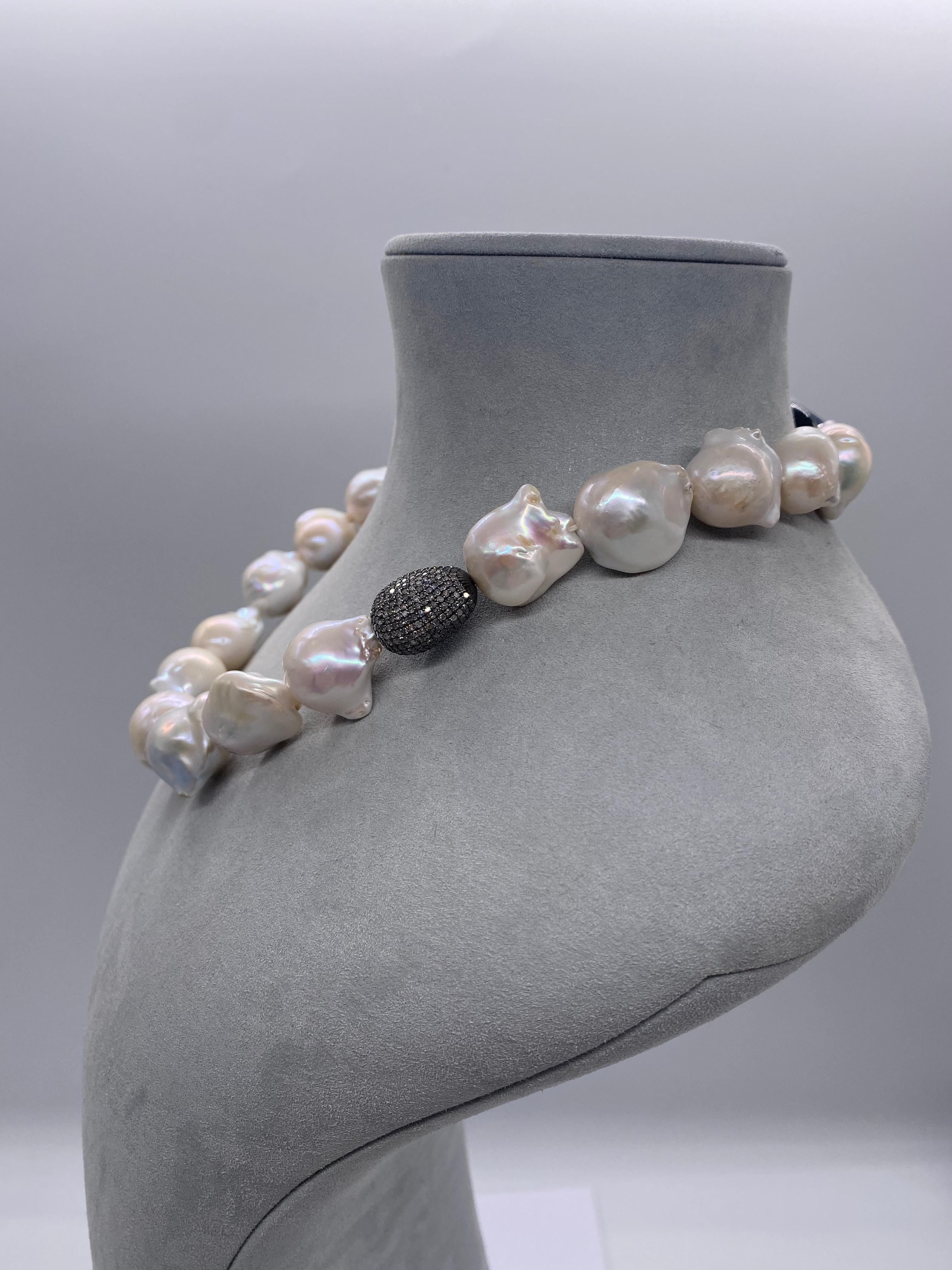 Perle Colliers de perles baroques perles et diamant en vente