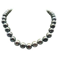 Colliers de perles de Tahiti en or jaune 18 carats