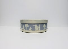 Caja redonda neoclásica al estilo de Wedgwood