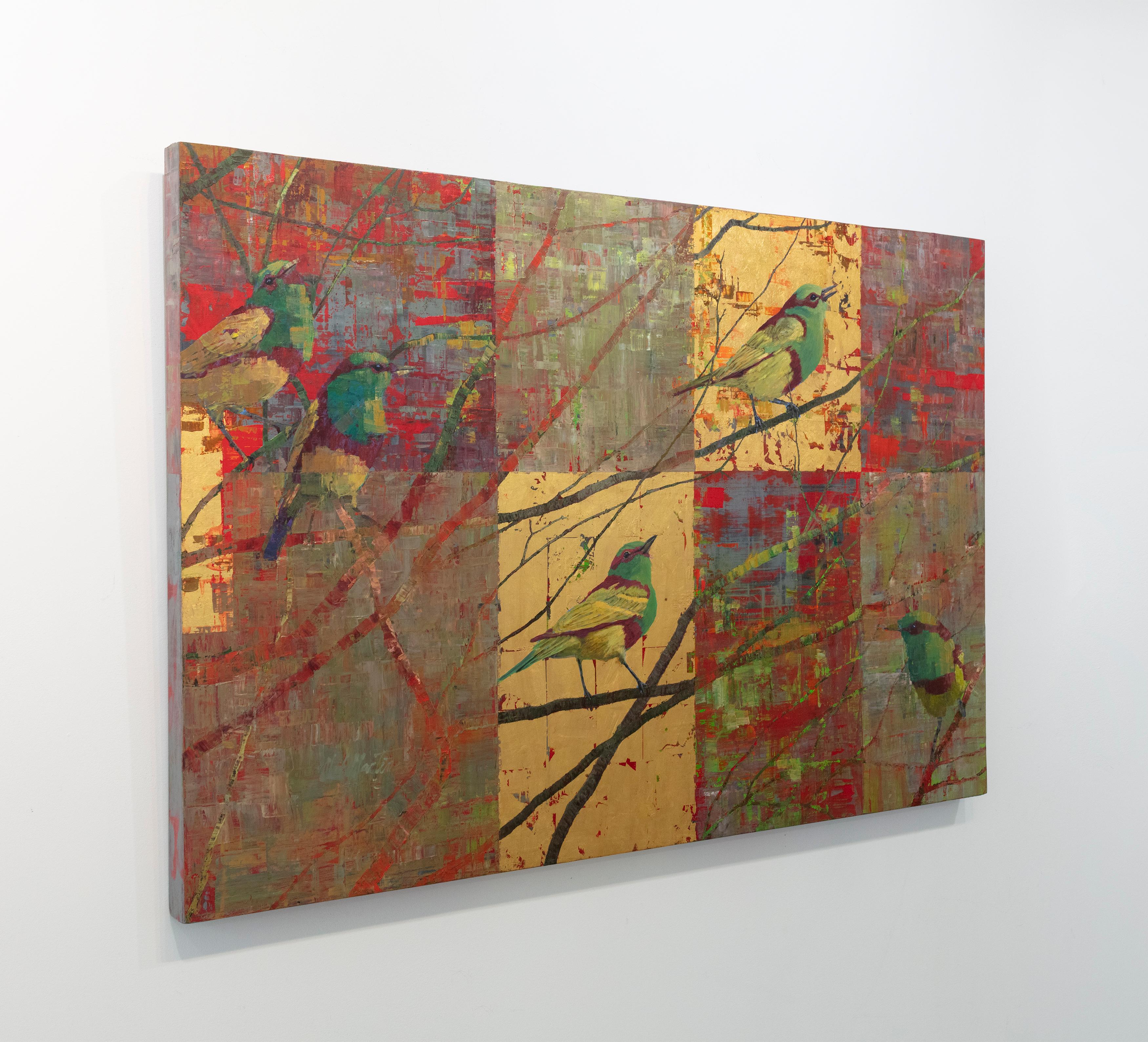 Questo quadro astratto orizzontale di Ned Martin è realizzato con pittura a olio e foglia d'oro 24K su alluminio. La composizione a motivi quadrati e rettangolari tipica dell'artista fa da sfondo a uccelli verdi e gialli seduti in cima ai rami. Il