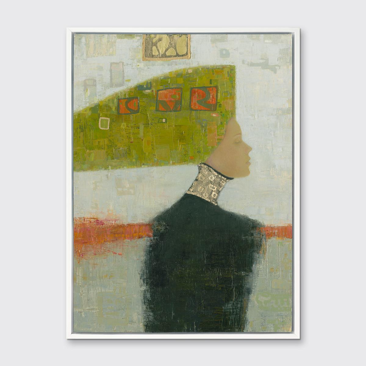 Ce portrait abstrait imprimé en édition limitée par Ned Martin présente une palette de couleurs neutres et chaudes. Elle représente une femme de profil, avec un visage doux et réaliste et un collier orné, ainsi qu'une coiffe et un torse abstraits.
