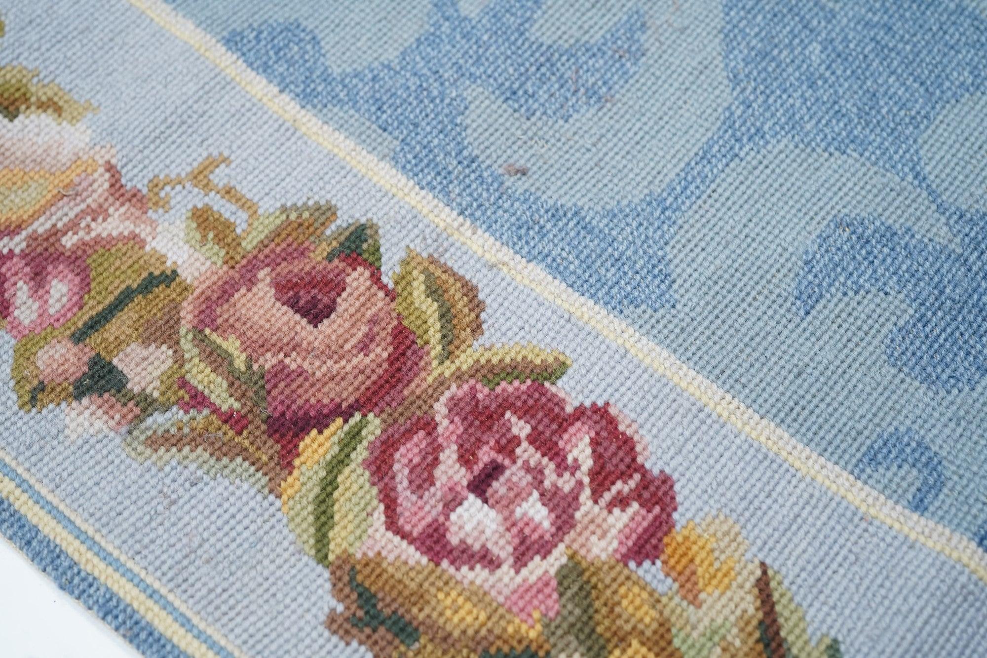 Runner Needle Point 2'5'' x 10'0'' In condizioni Nuovo in vendita a New York, NY