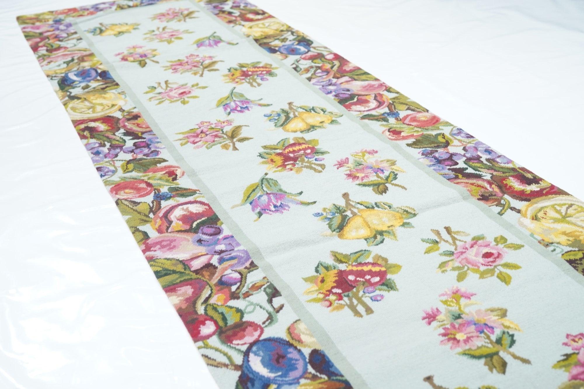 Lana Runner Needle Point 2'5'' x 10'0'' in vendita