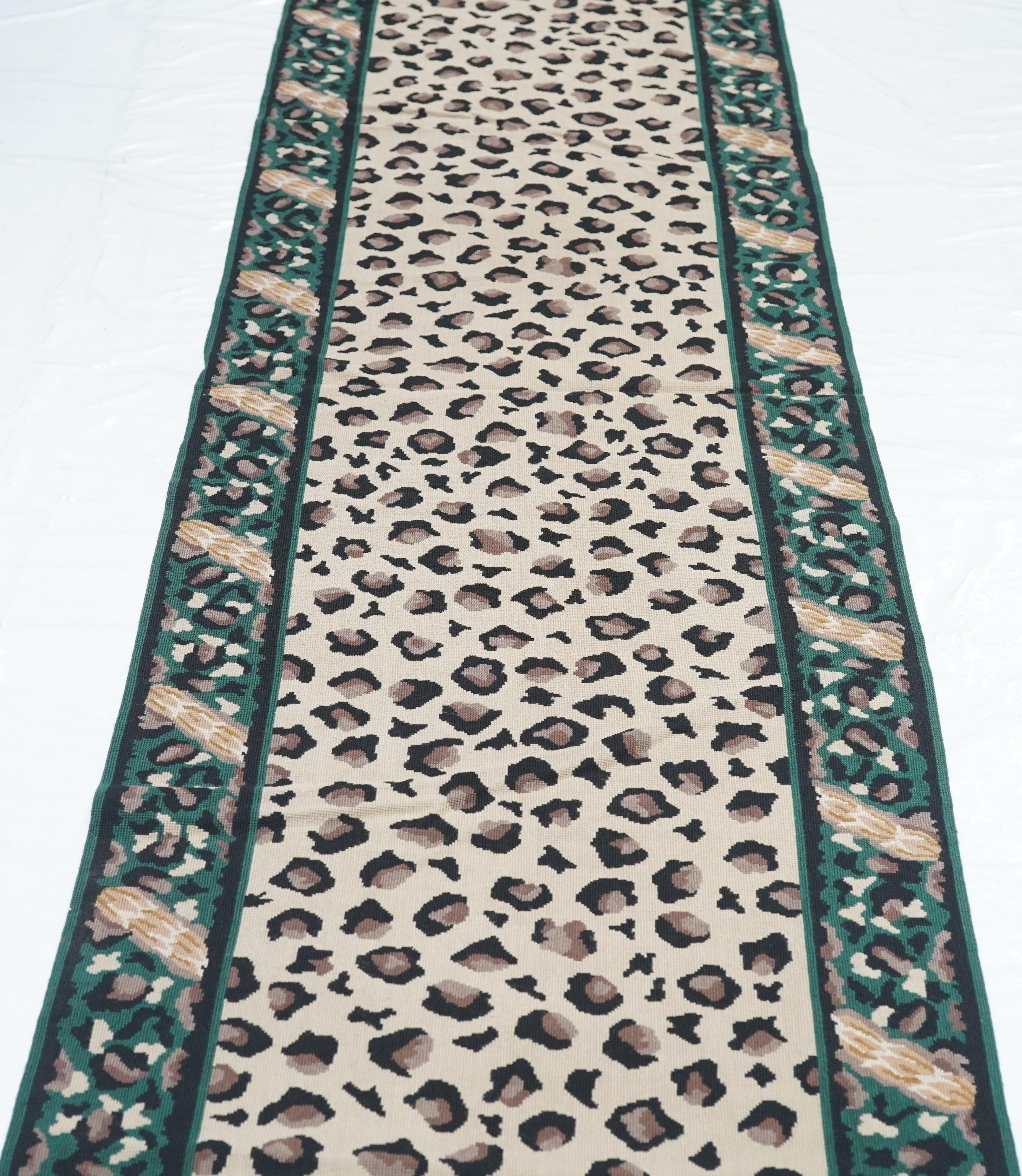 Runner Needle Point 2'6'' x 10'0'' in vendita 1