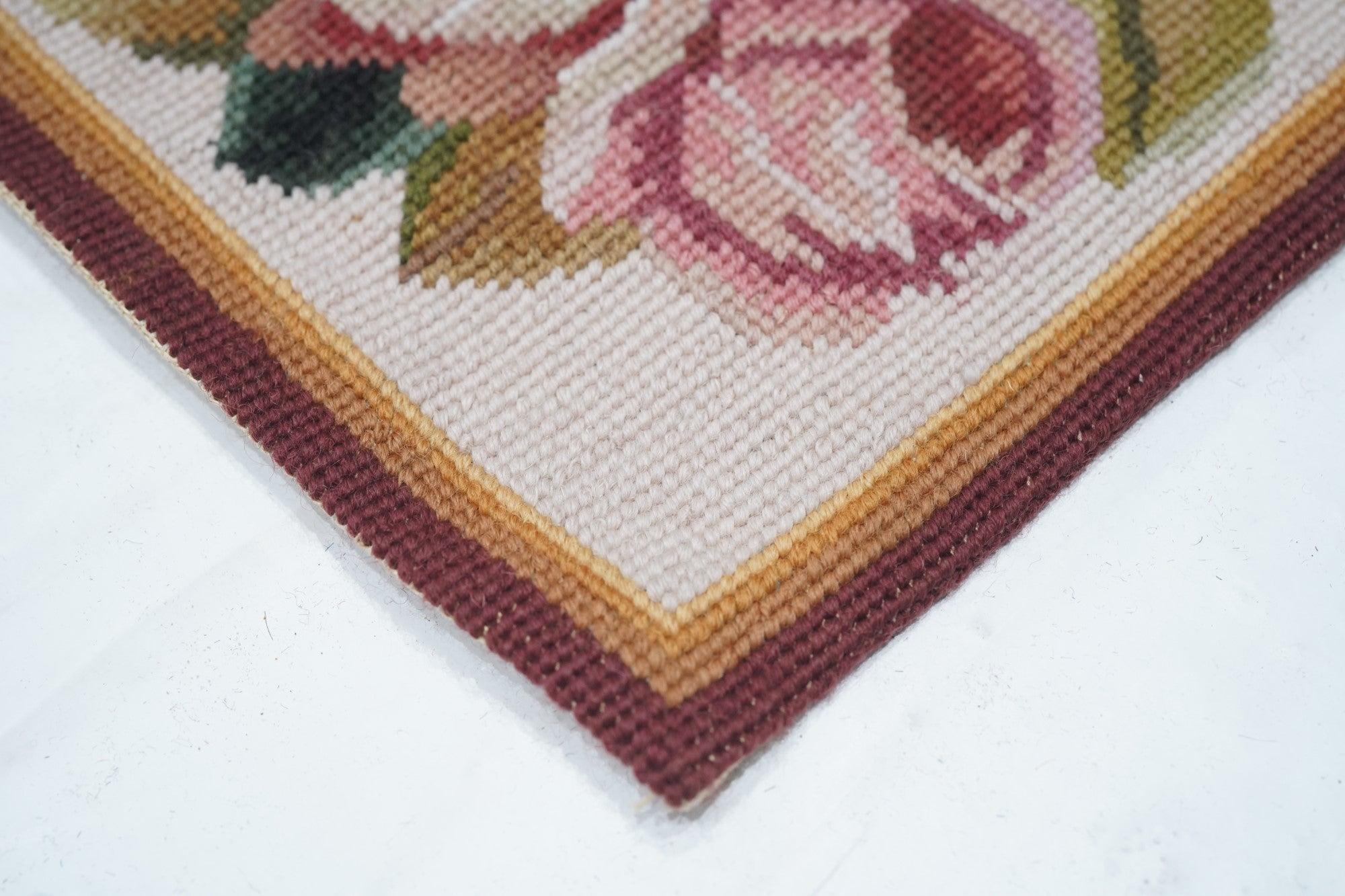 Europeo Runner Needle Point 2'6'' x 7'11'' in vendita
