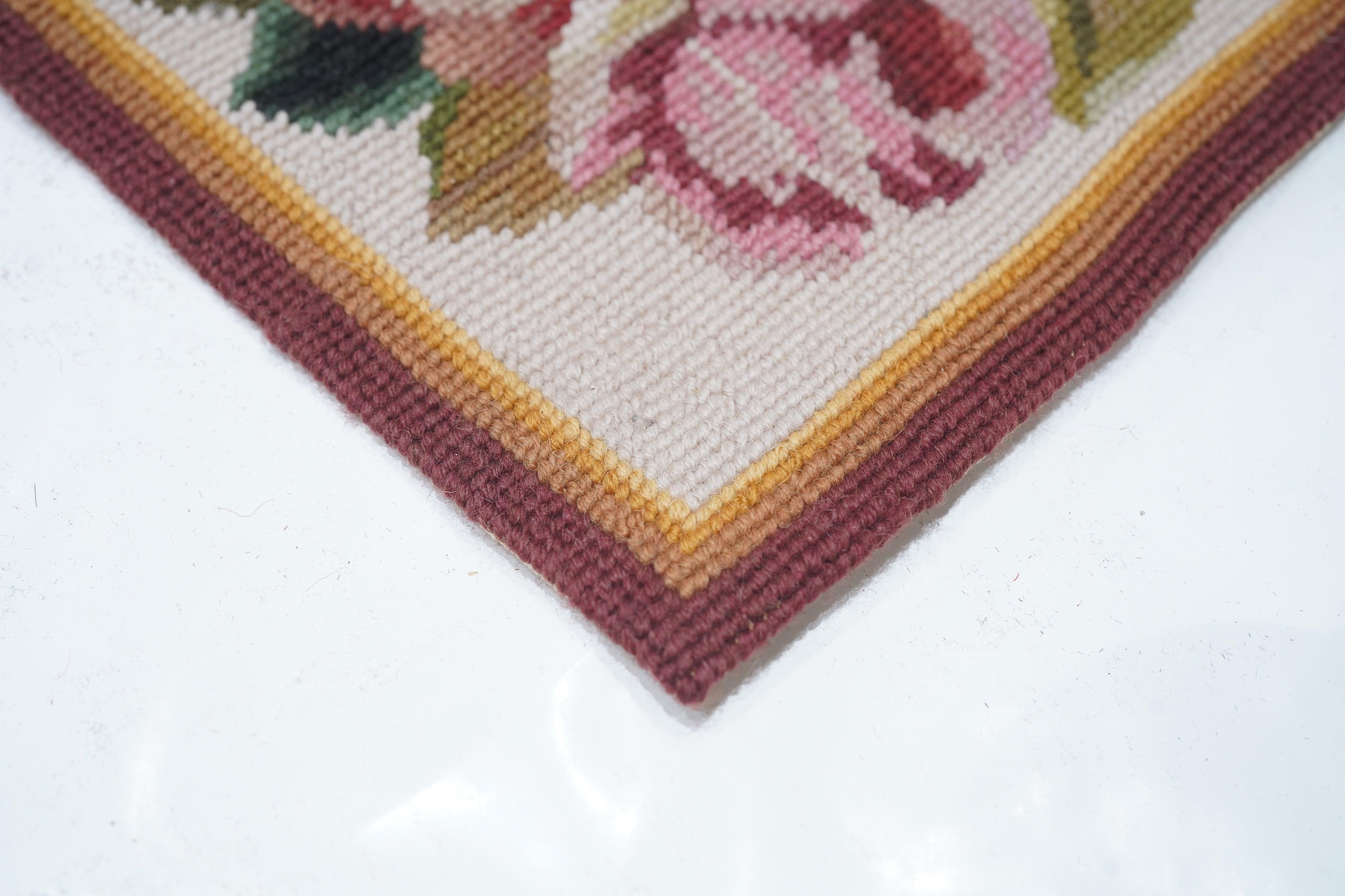 Europeo Runner Needle Point 2'6'' x 8'11'' in vendita