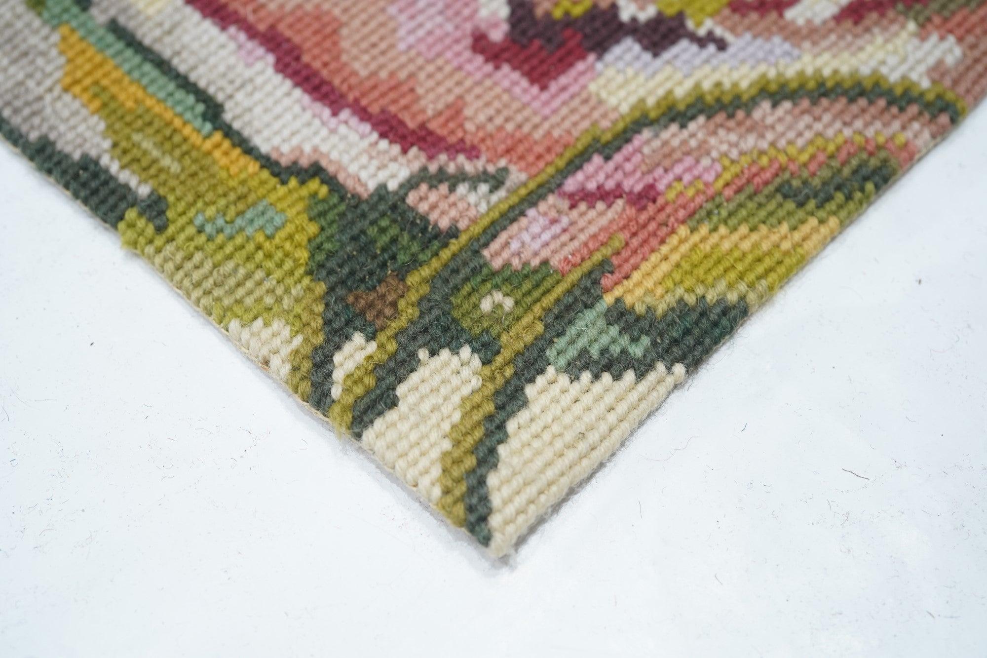 Europeo Runner Needle Point 2'6'' x 9'10'' in vendita