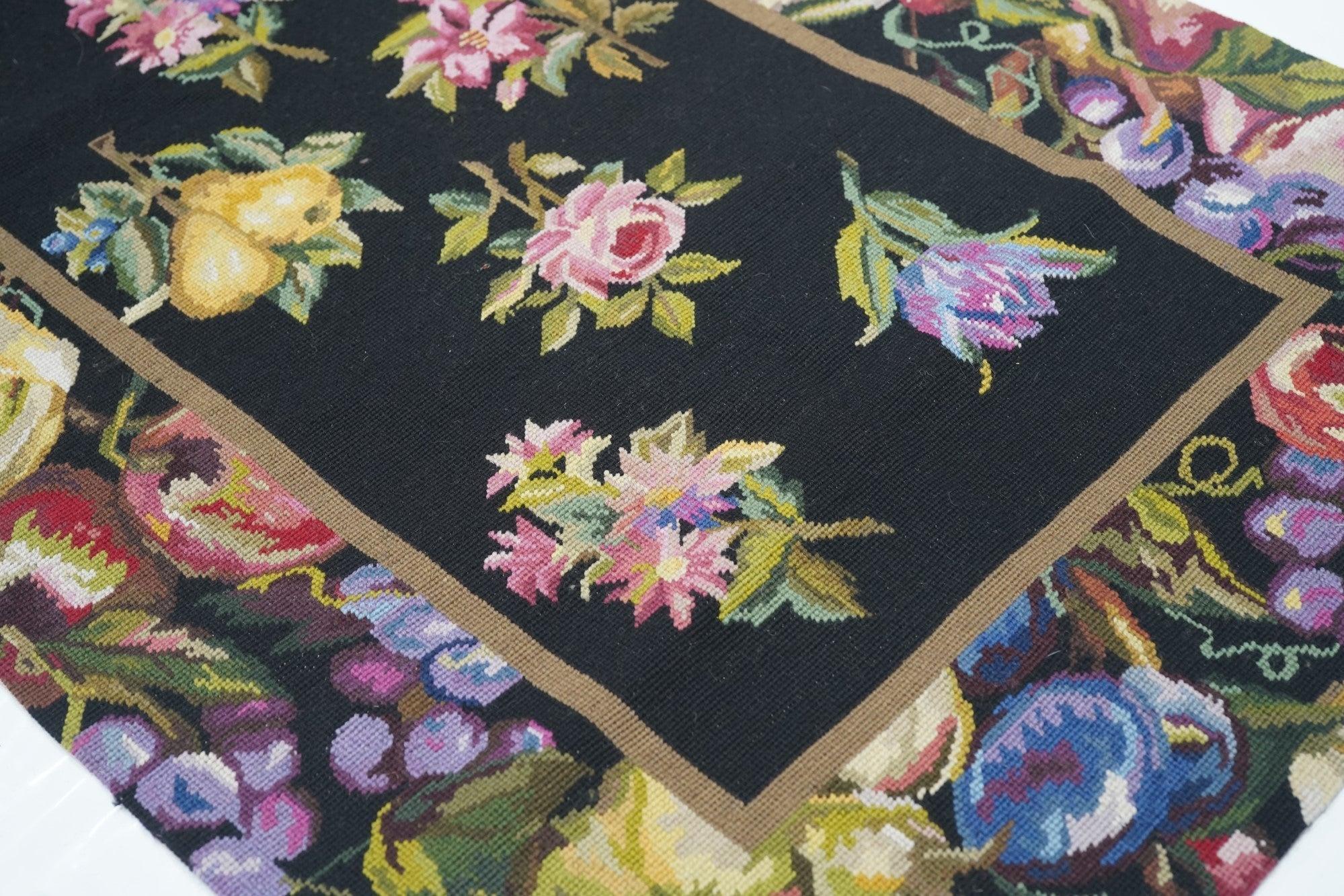 Europeo Runner Needle Point 2'6'' x 9'10'' in vendita