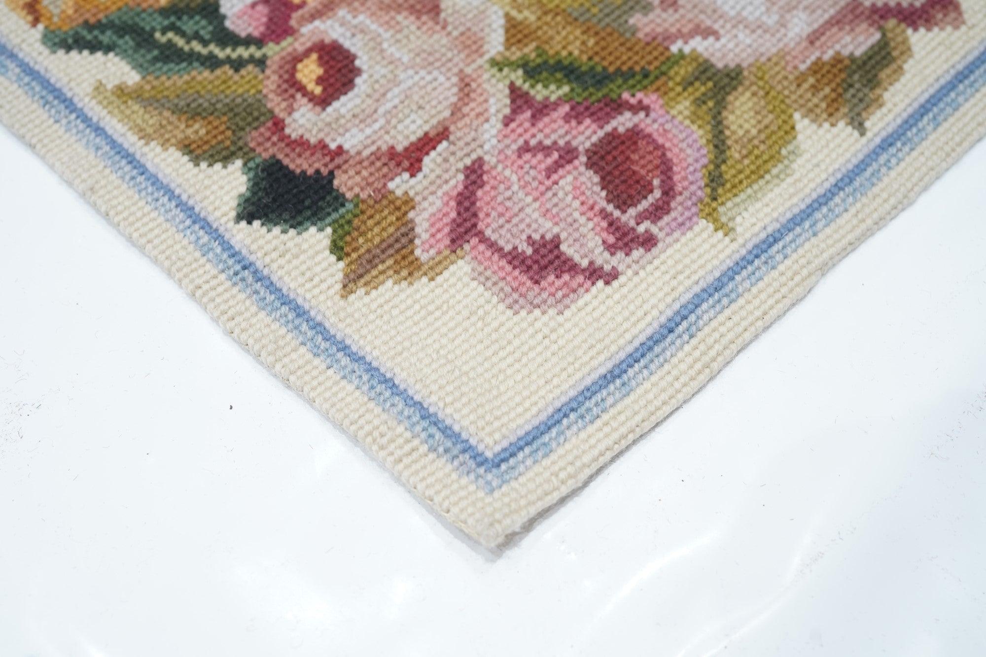 Europeo Runner Needle Point 2'6'' x 9'10'' in vendita