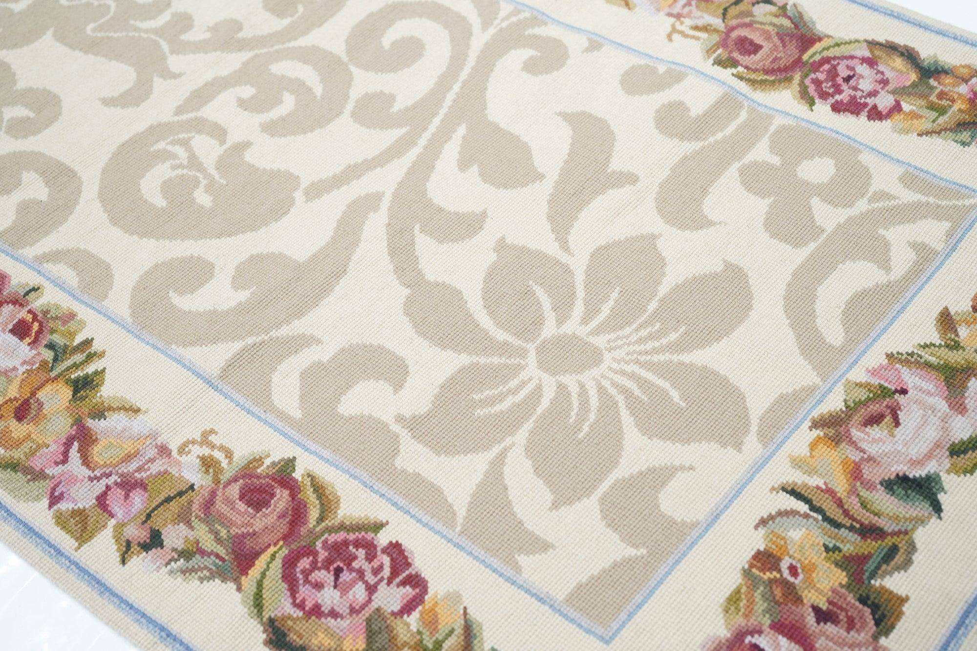 XXI secolo e contemporaneo Runner Needle Point 2'6'' x 9'10'' in vendita