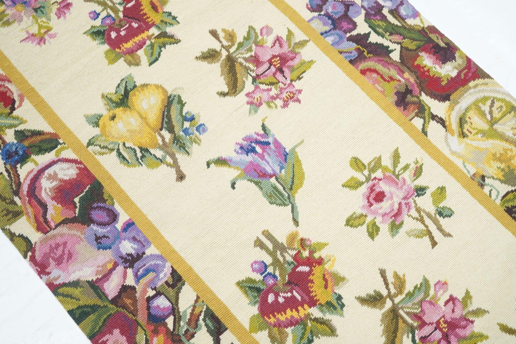 Lana Runner Needle Point 2'6'' x 9'10'' in vendita