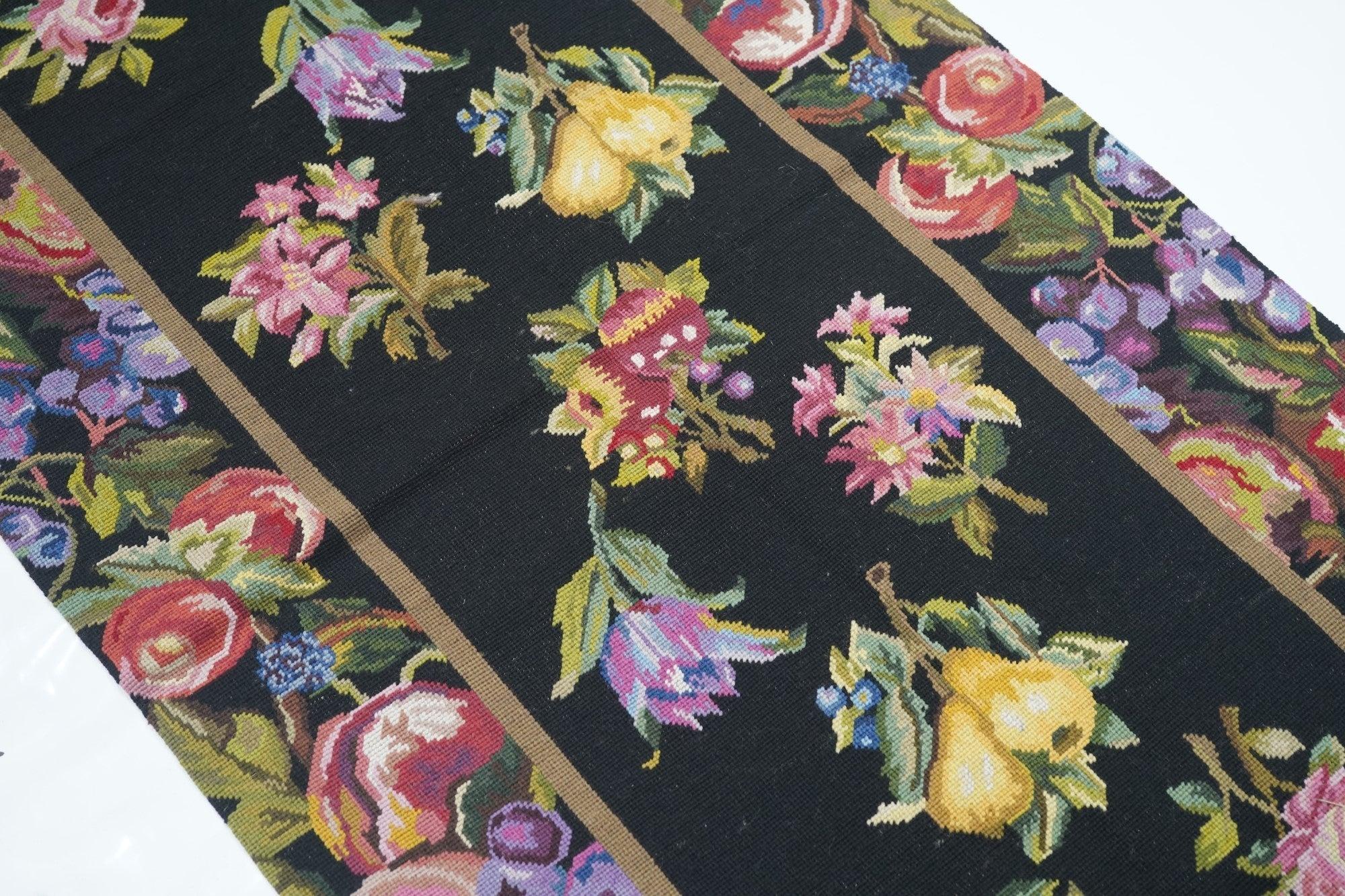 Lana Runner Needle Point 2'6'' x 9'10'' in vendita