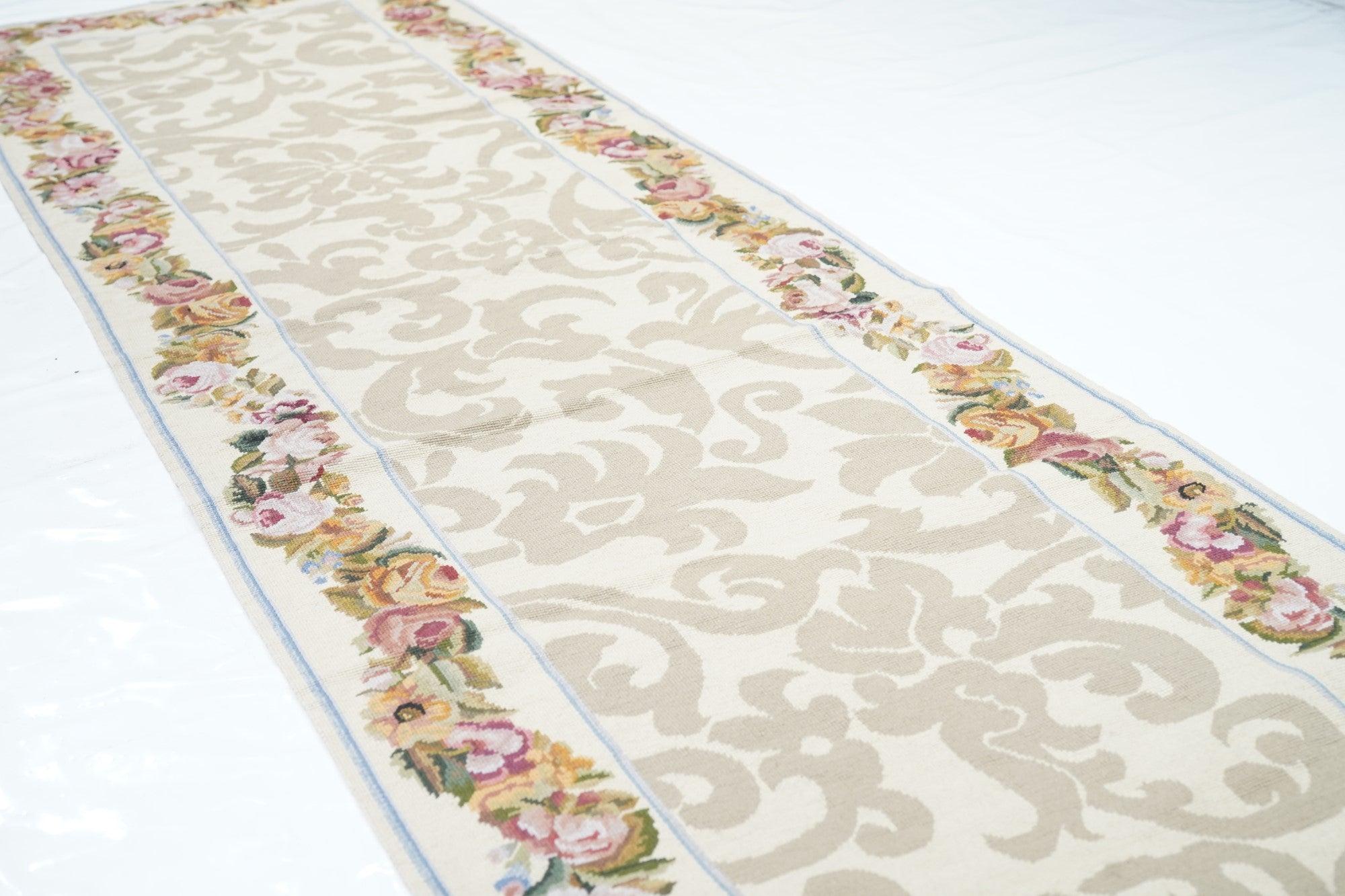Lana Runner Needle Point 2'6'' x 9'10'' in vendita