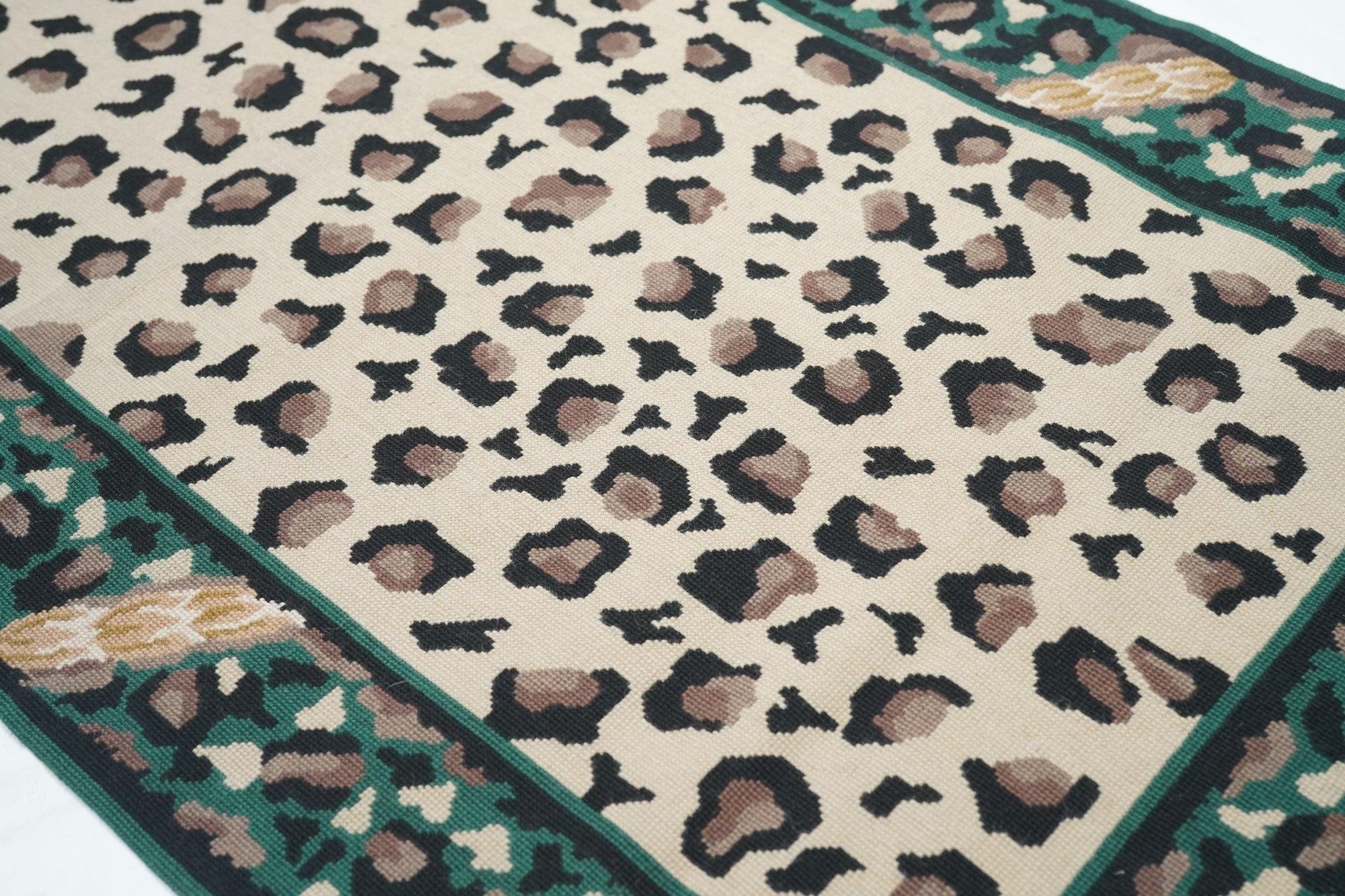 XXIe siècle et contemporain Tapis de couloir point aiguille 2'6'' x 9'11'' en vente