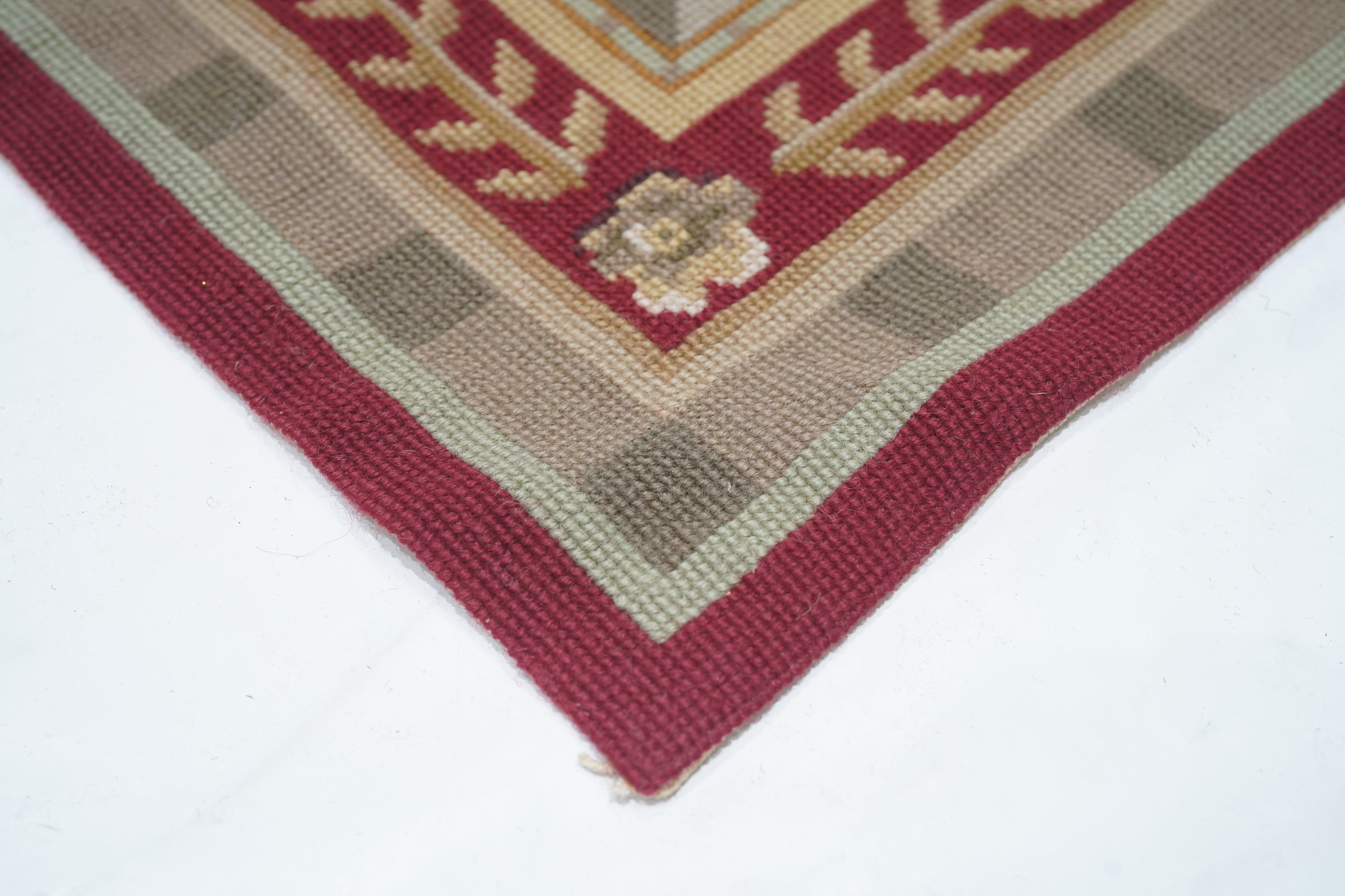 Runner Needle Point 2'7'' x 7'9'' In condizioni Nuovo in vendita a New York, NY