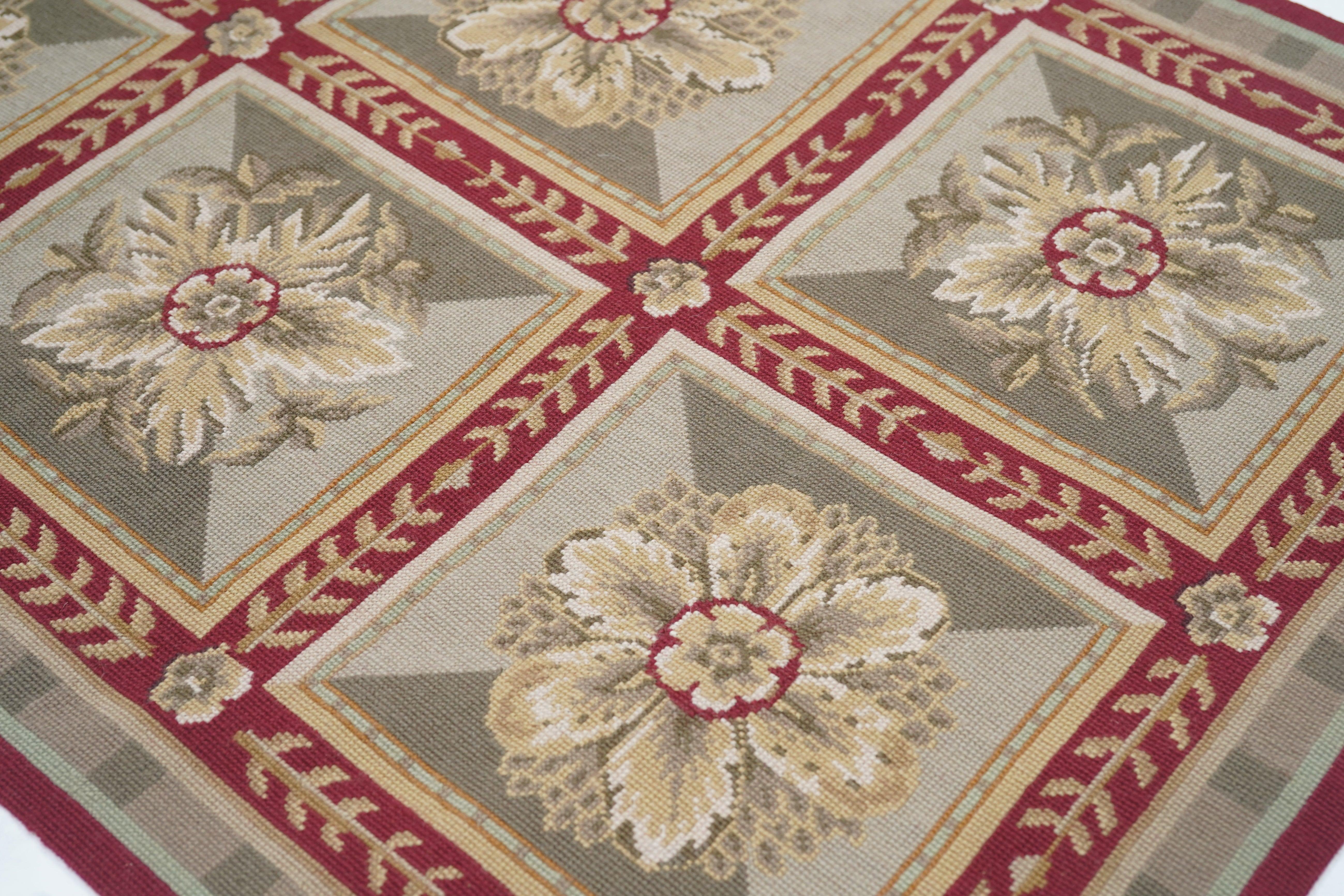 Runner Needle Point 2'7'' x 7'9'' in vendita 1