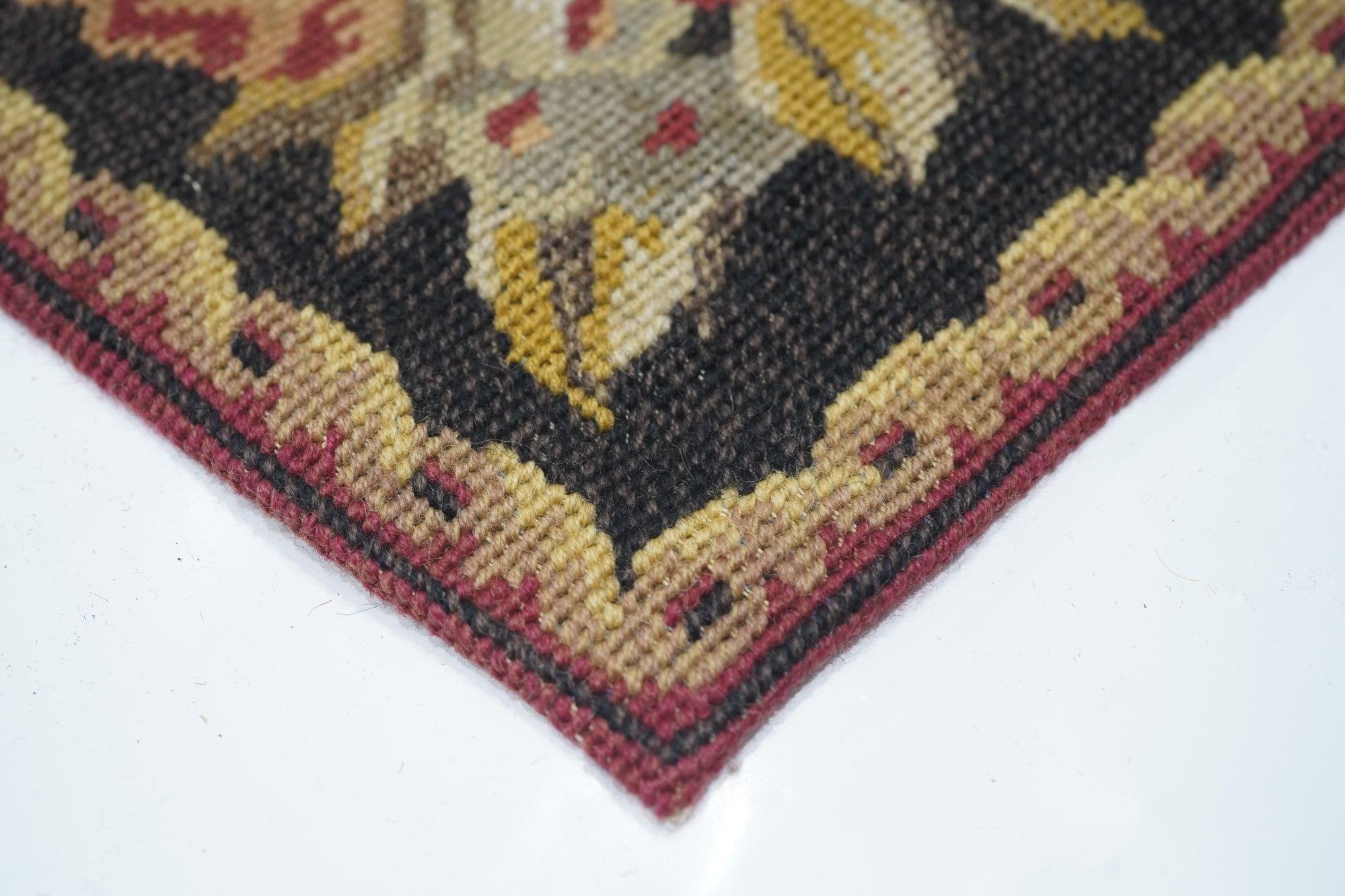 Europeo Runner Needle Point 2'8'' x 7'8'' in vendita