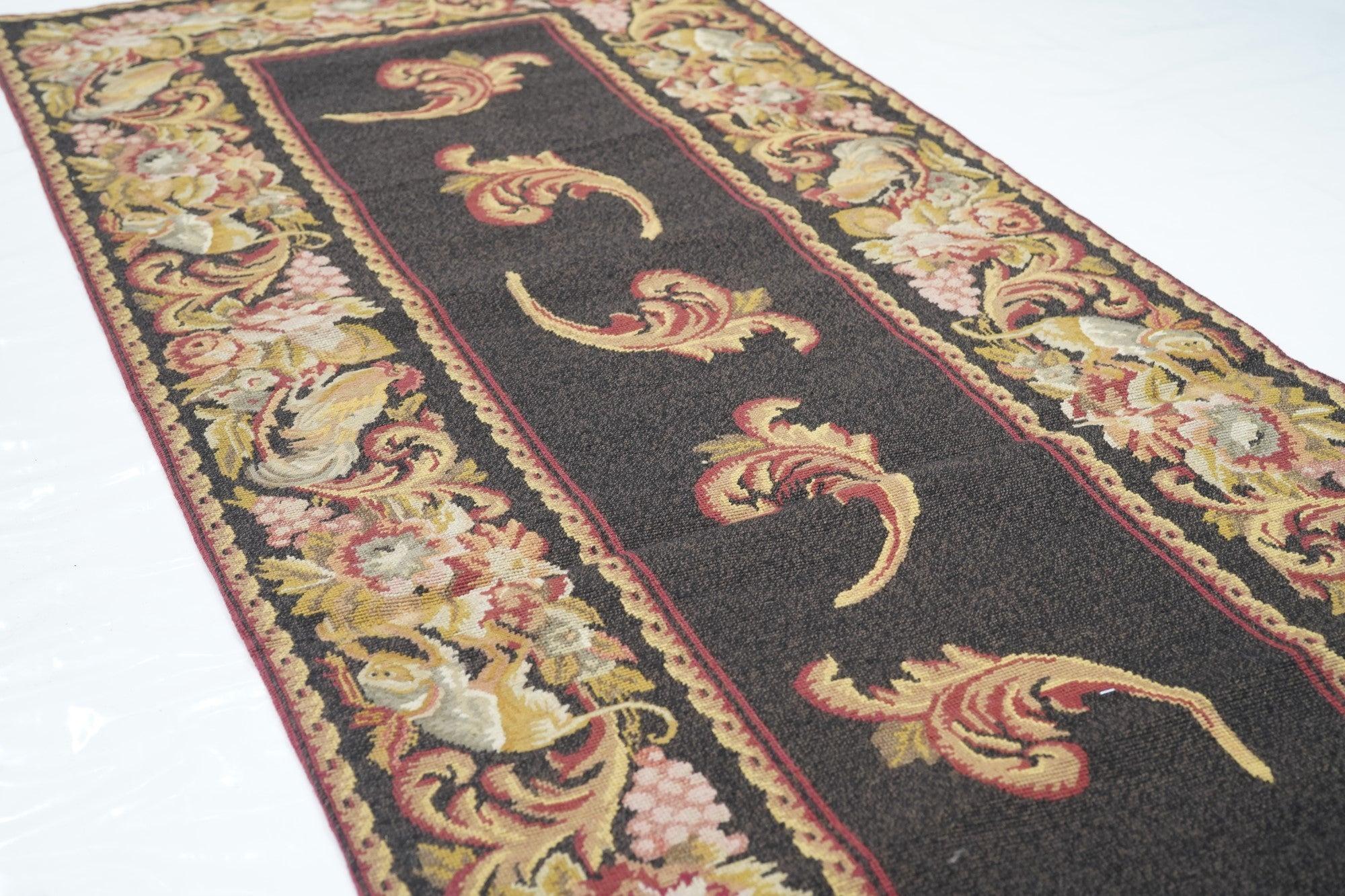 Lana Runner Needle Point 2'8'' x 7'8'' in vendita
