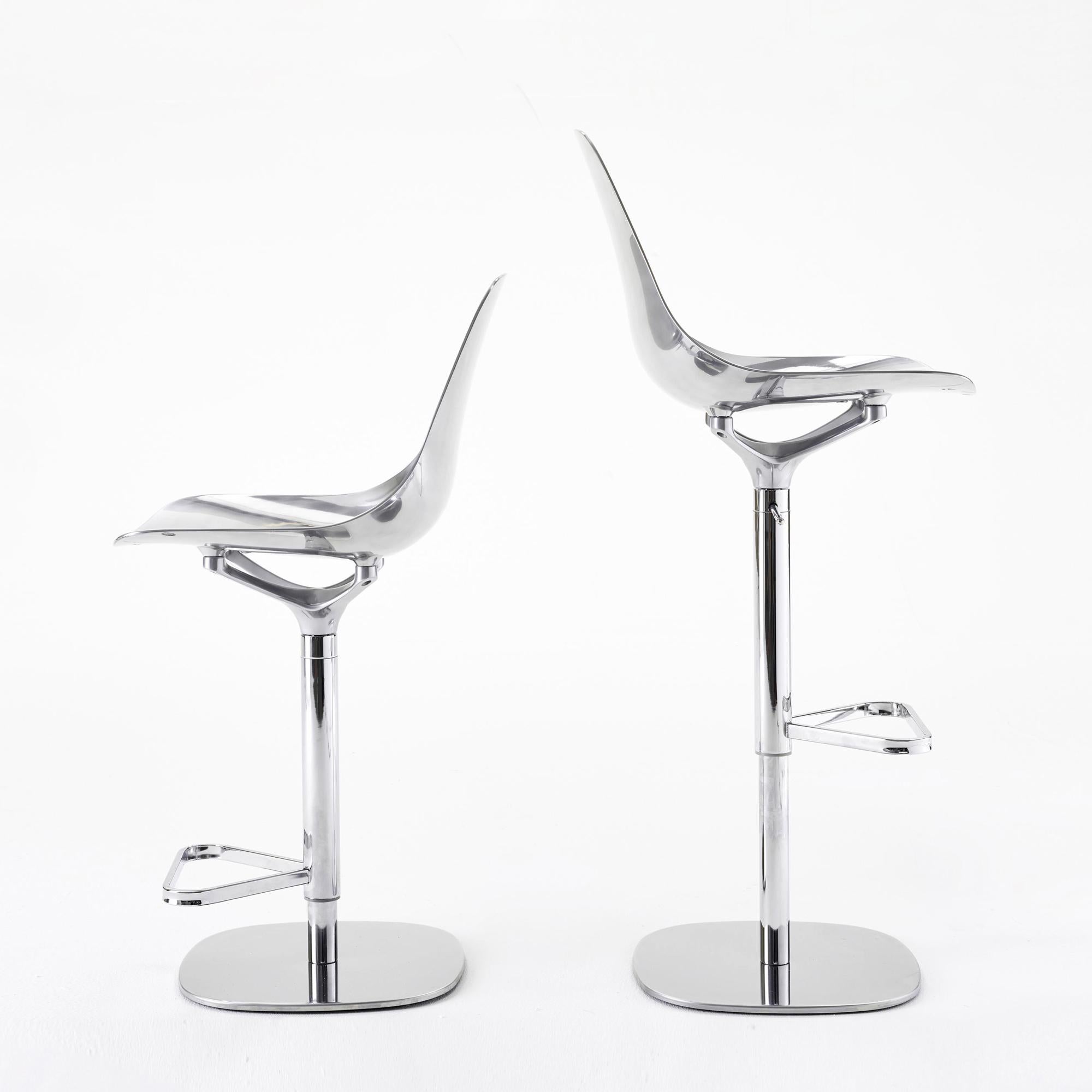 Contemporary Needle Swivel Bar Stool in Chrome Finish For Sale