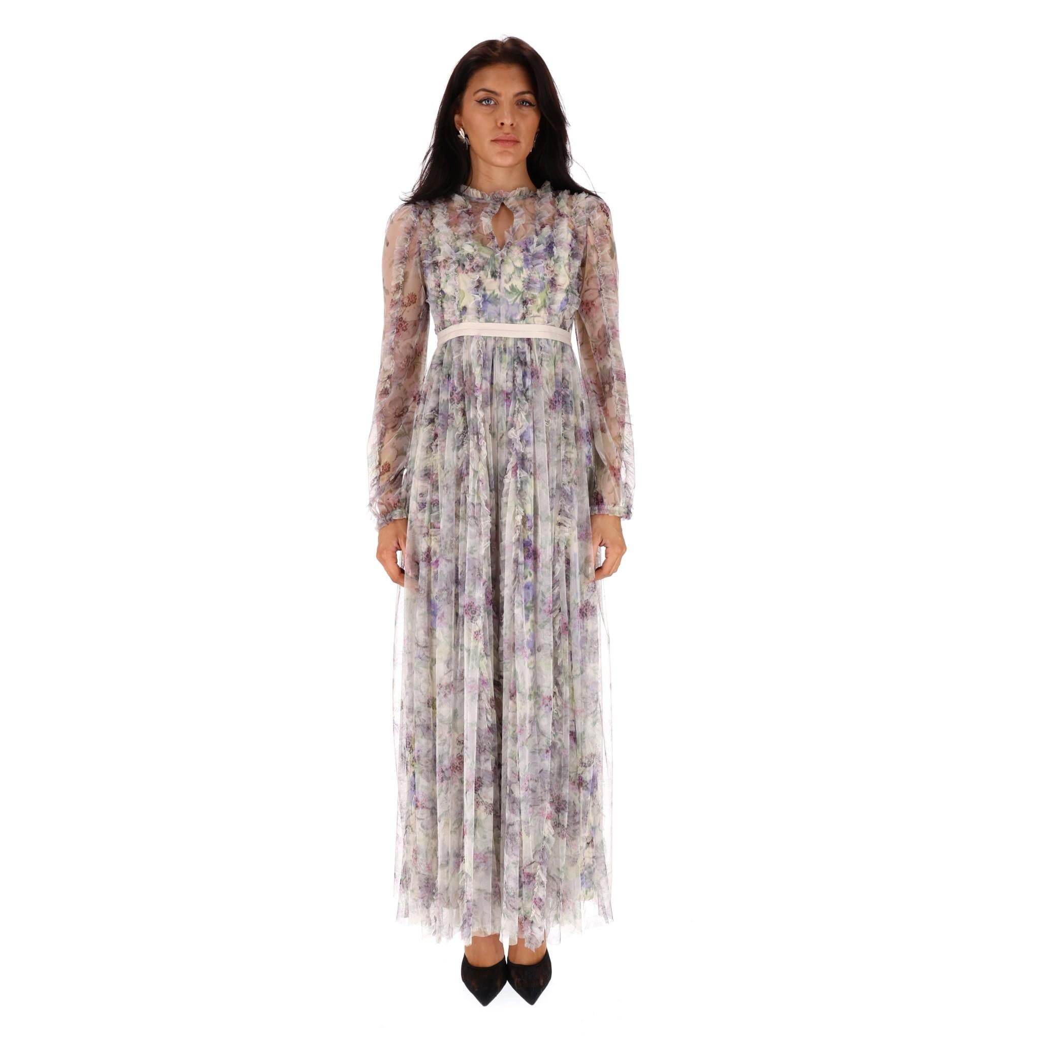 Needle & Thread Floral Tulle Maxi Dress

Georgette, garland styled frilled/ruffled floral dress with sheer arms and defined waist.

Rrp approx £699

Size - 8UK

Condition - Excellent

Composition - 100% Nylon