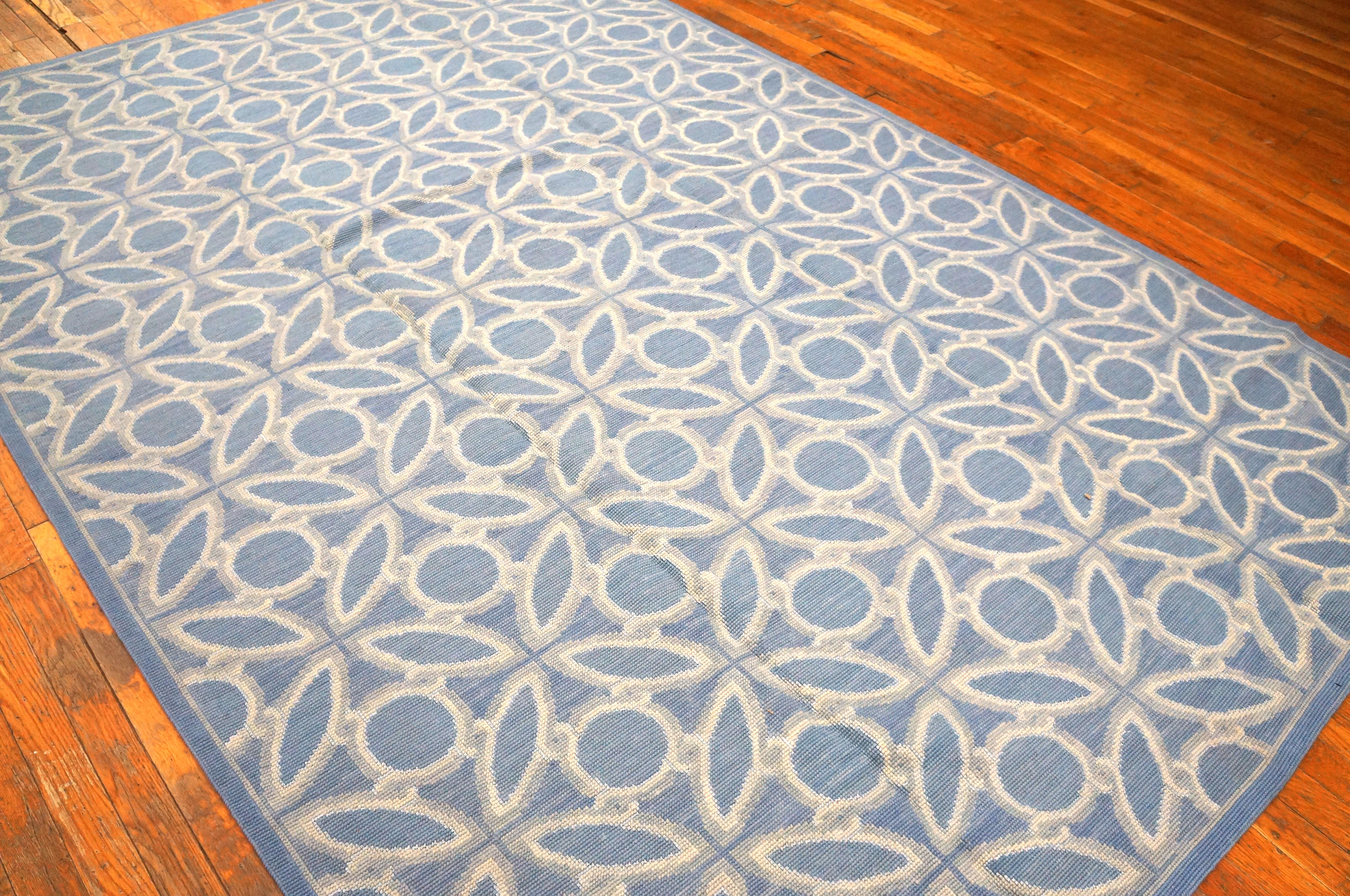 Hand-Knotted Contemporary Handwoven Needlepoint Flat Weave Carpet (6' x 9' 183 x 274 cm) For Sale