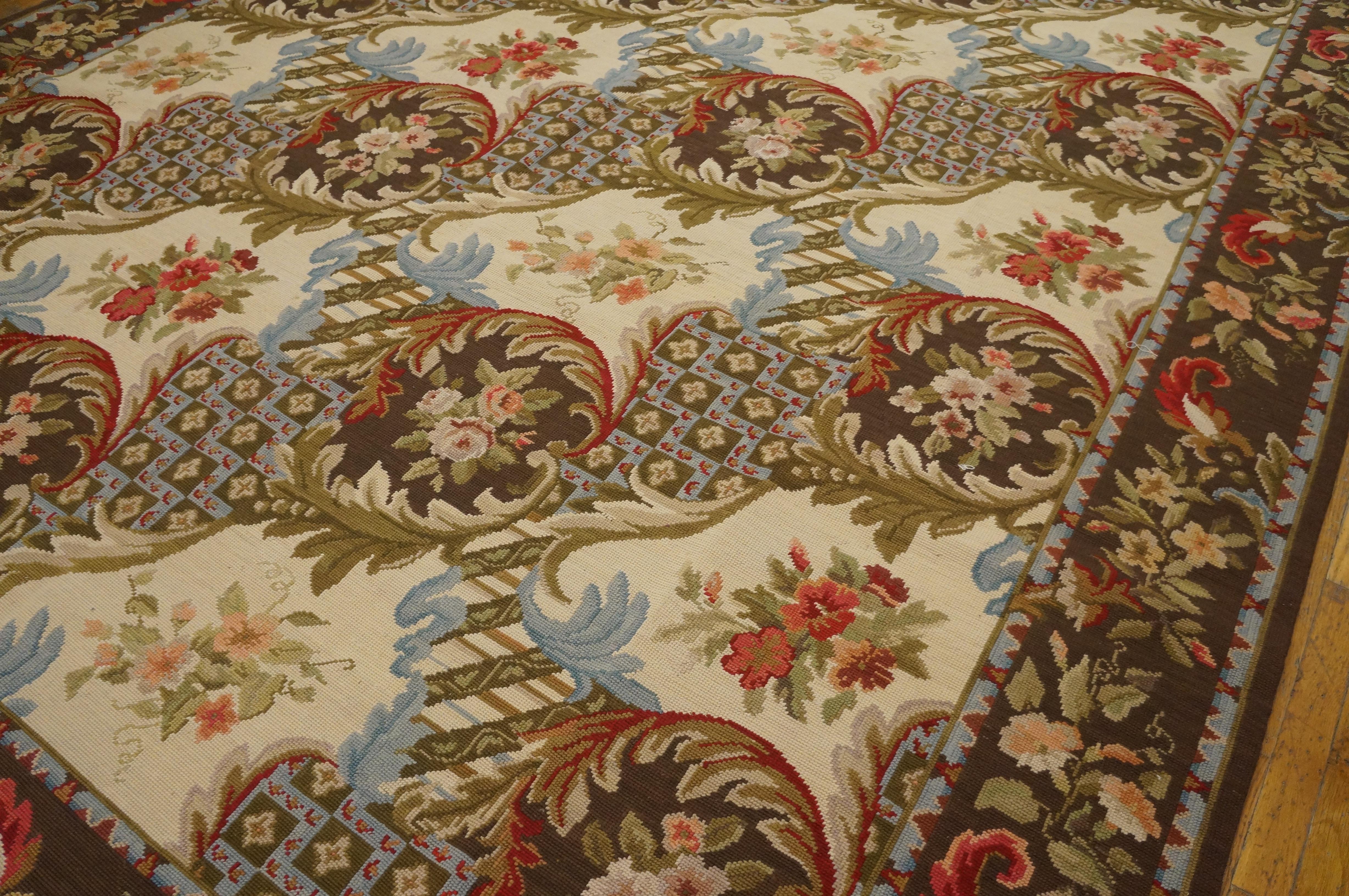 Contemporary Needlepoint Flat Weave Carpet (9' x 12' - 274 x 365) In Excellent Condition For Sale In New York, NY