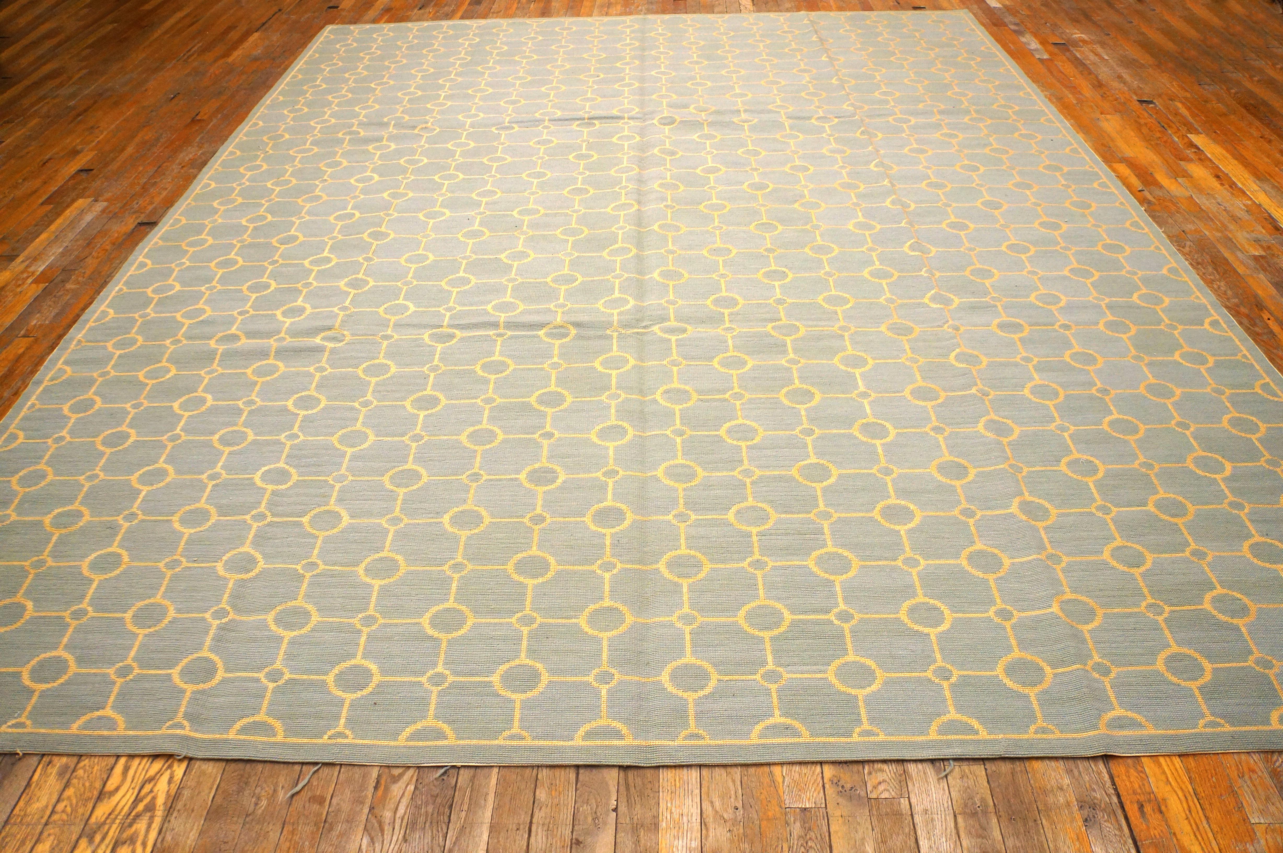 Contemporaneità Tappeto a tessitura piatta in lana intrecciata a mano con punti luce in seta (9' x 12' 275 x 365 cm)