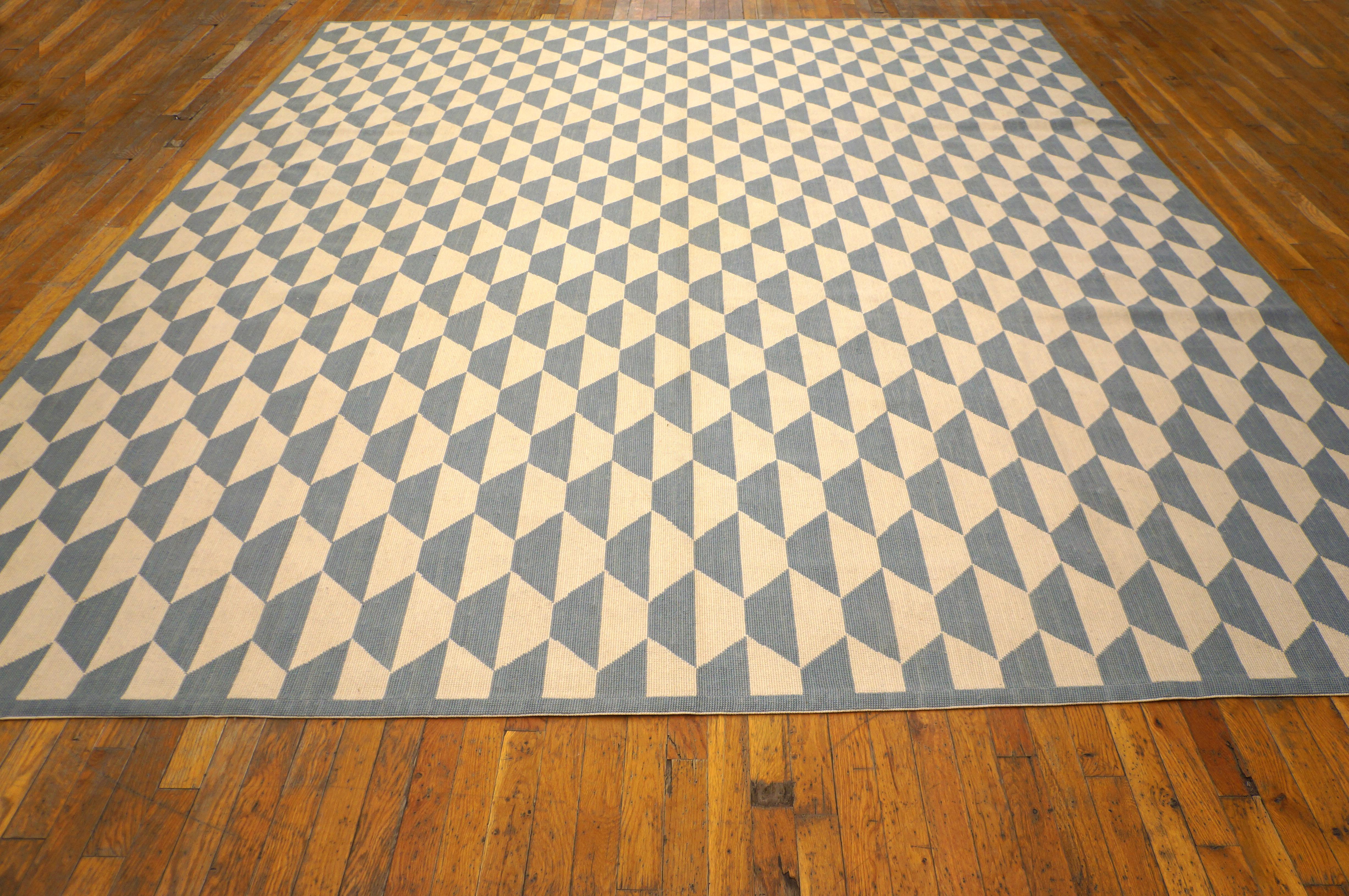 Tappeto contemporaneo tessuto a mano in lana a punto d'ago a trama piana con riflessi in seta ( 9' x 12' 275 x 365 cm)