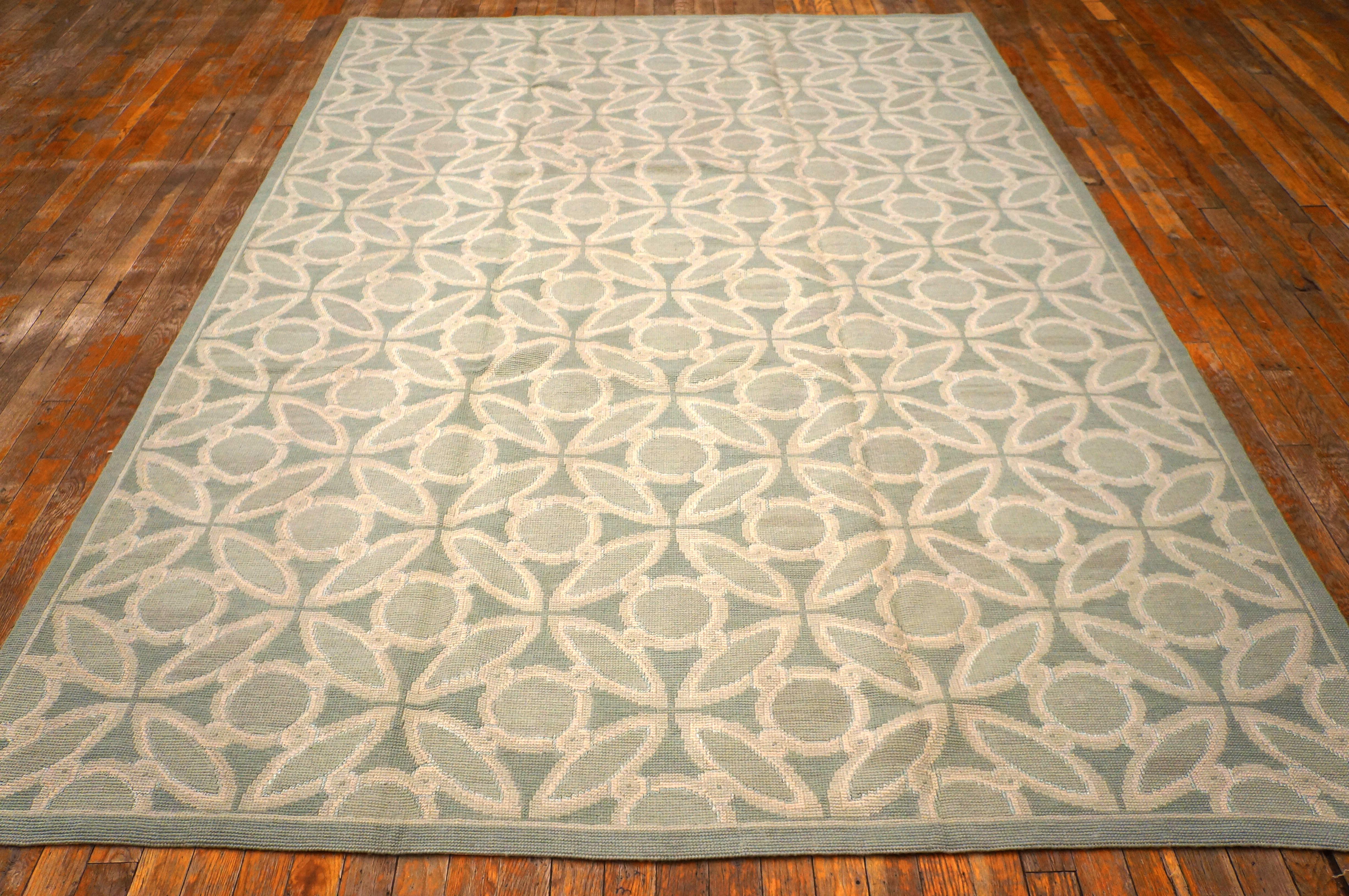 Contemporary Handwoven Wool Needlepoint Flat Weave Carpet With Silk Highlights ( 9' x 12' 275 x 365 cm)