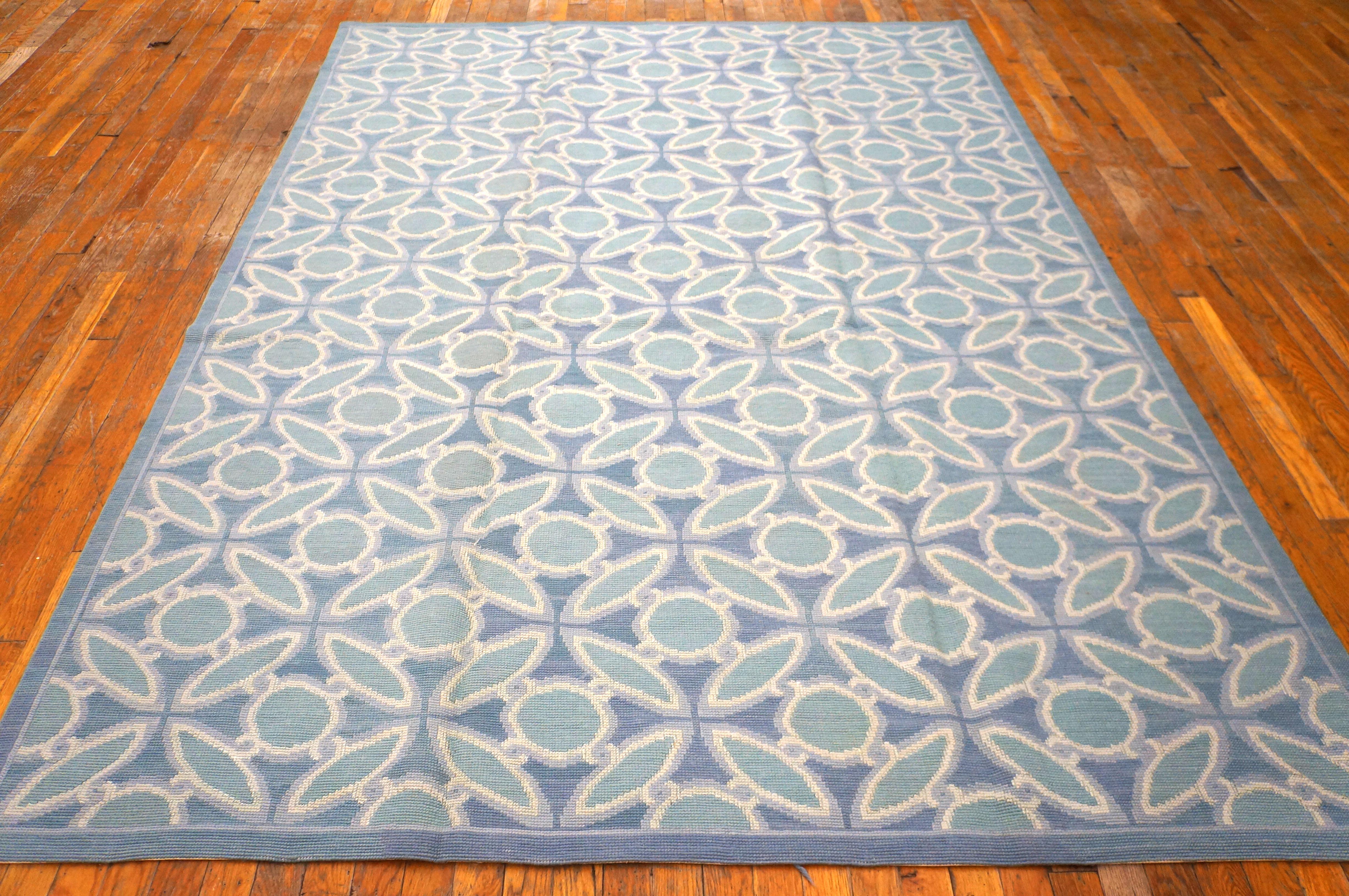 Contemporary Handwoven Wool Needlepoint Flat Weave Carpet With Silk Highlights ( 9' x 12' 275 x 365 cm)