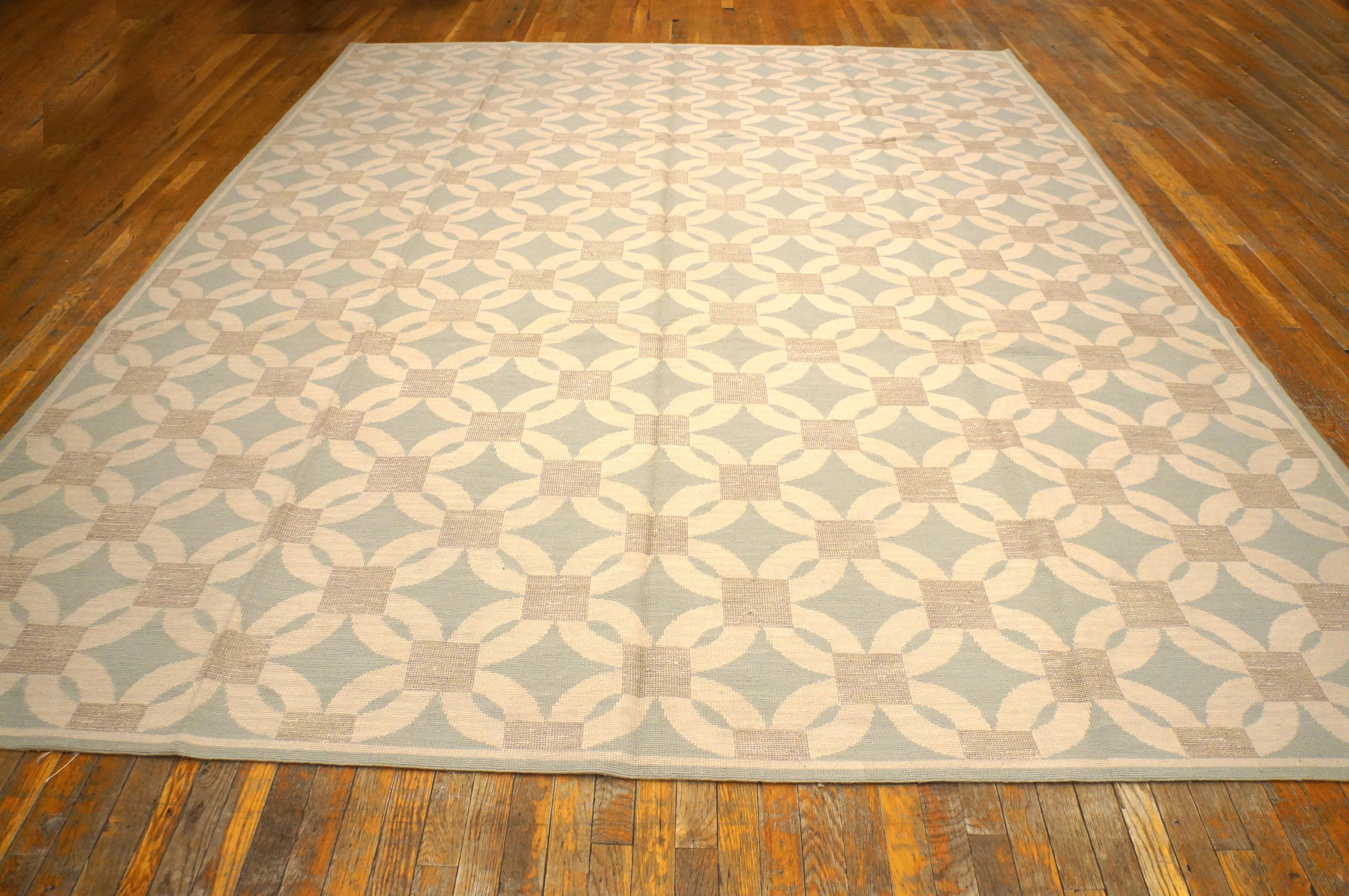 Tappeto contemporaneo tessuto a mano in lana a punto d'ago a trama piana con riflessi in seta ( 9' x 12' 275 x 365 cm)