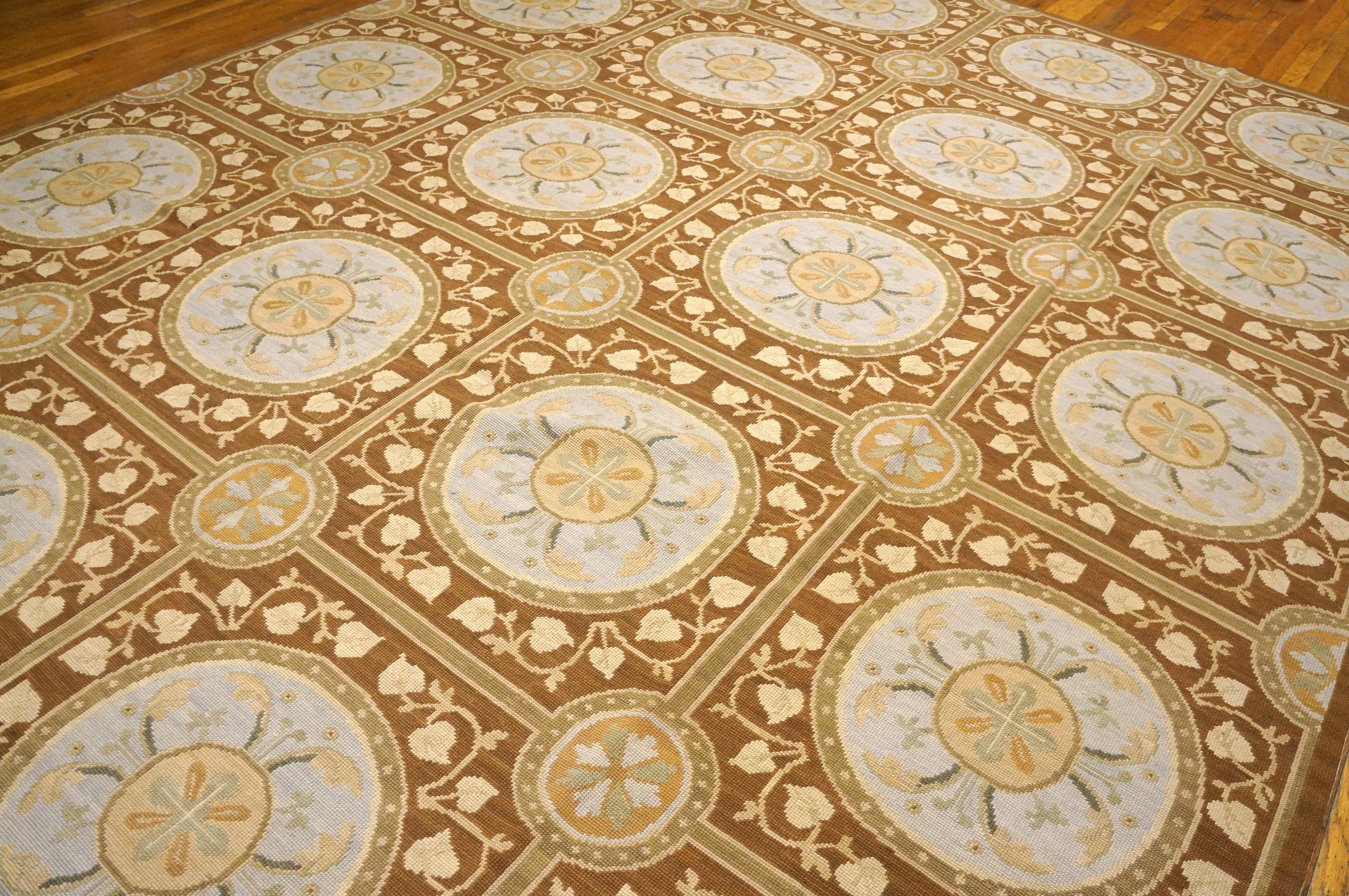 Tappeto contemporaneo tessuto a mano in lana a punto d'ago a trama piatta ( 9' x 12' -275 x 366) In condizioni Nuovo in vendita a New York, NY
