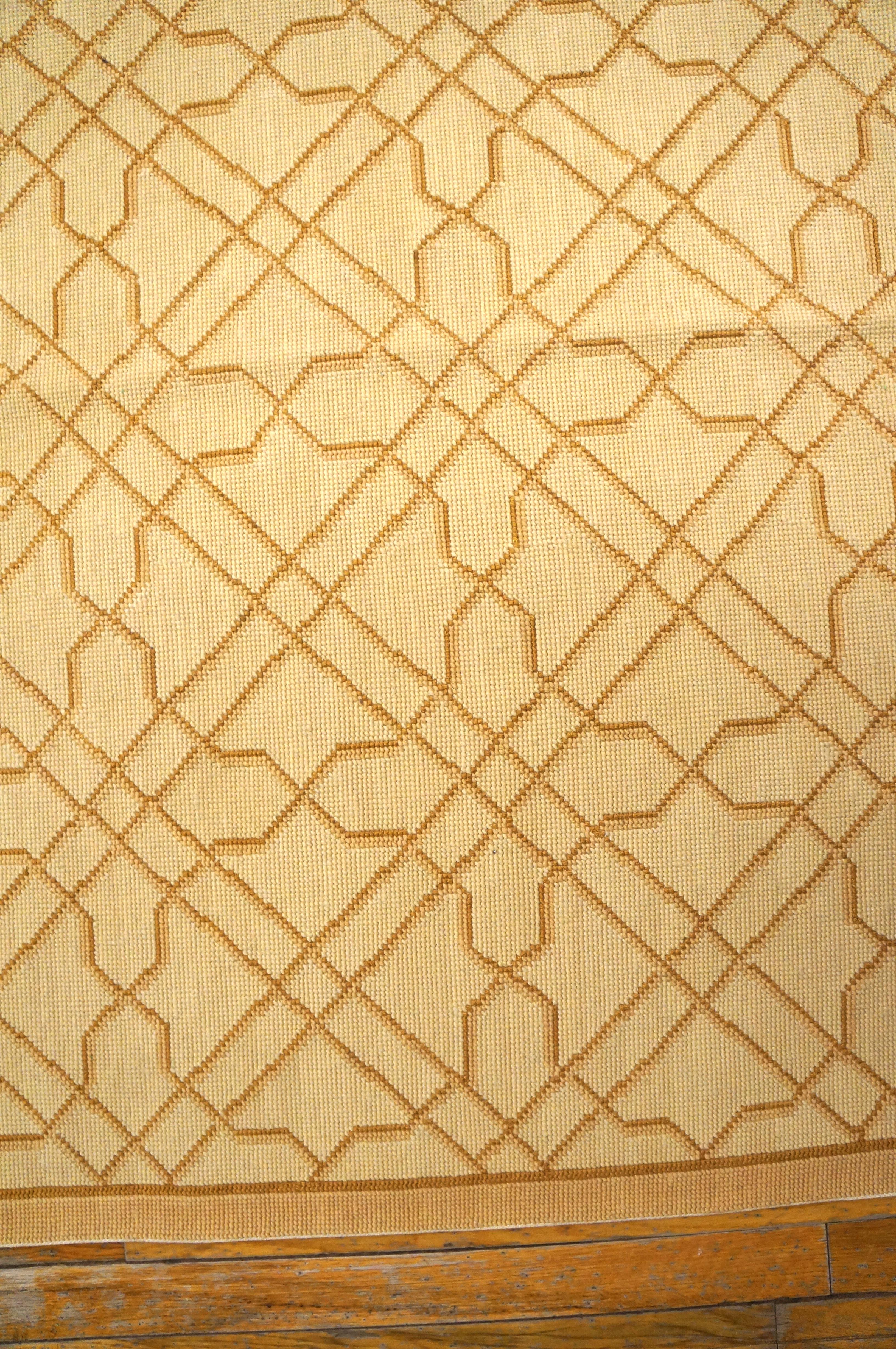 Tappeto a trama piatta in lana intrecciata a mano con punti luce in seta In condizioni Nuovo in vendita a New York, NY