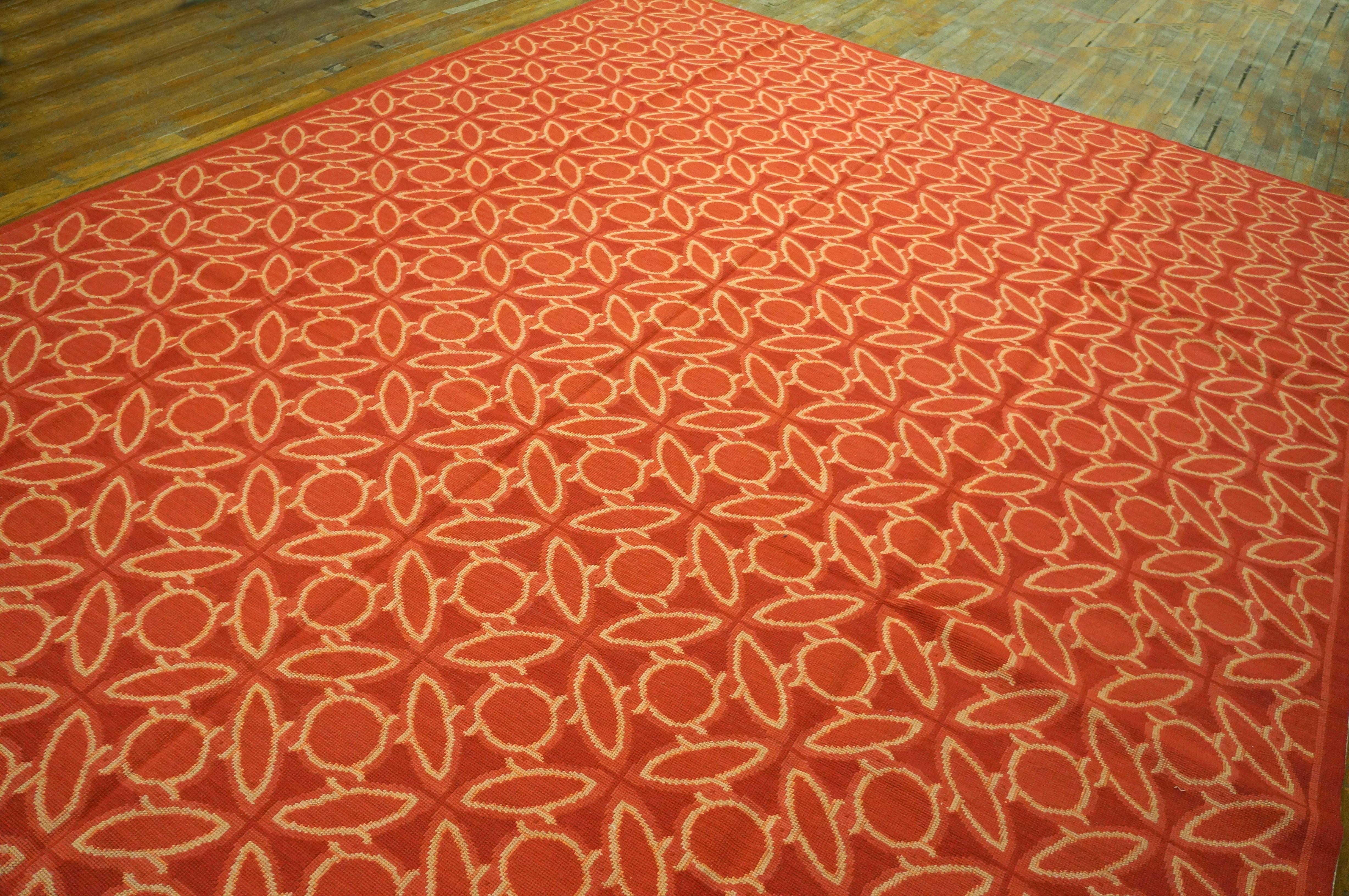 Contemporary Handwoven Wool Needlepoint Flat Weave Carpet with Silk Highlight In New Condition For Sale In New York, NY