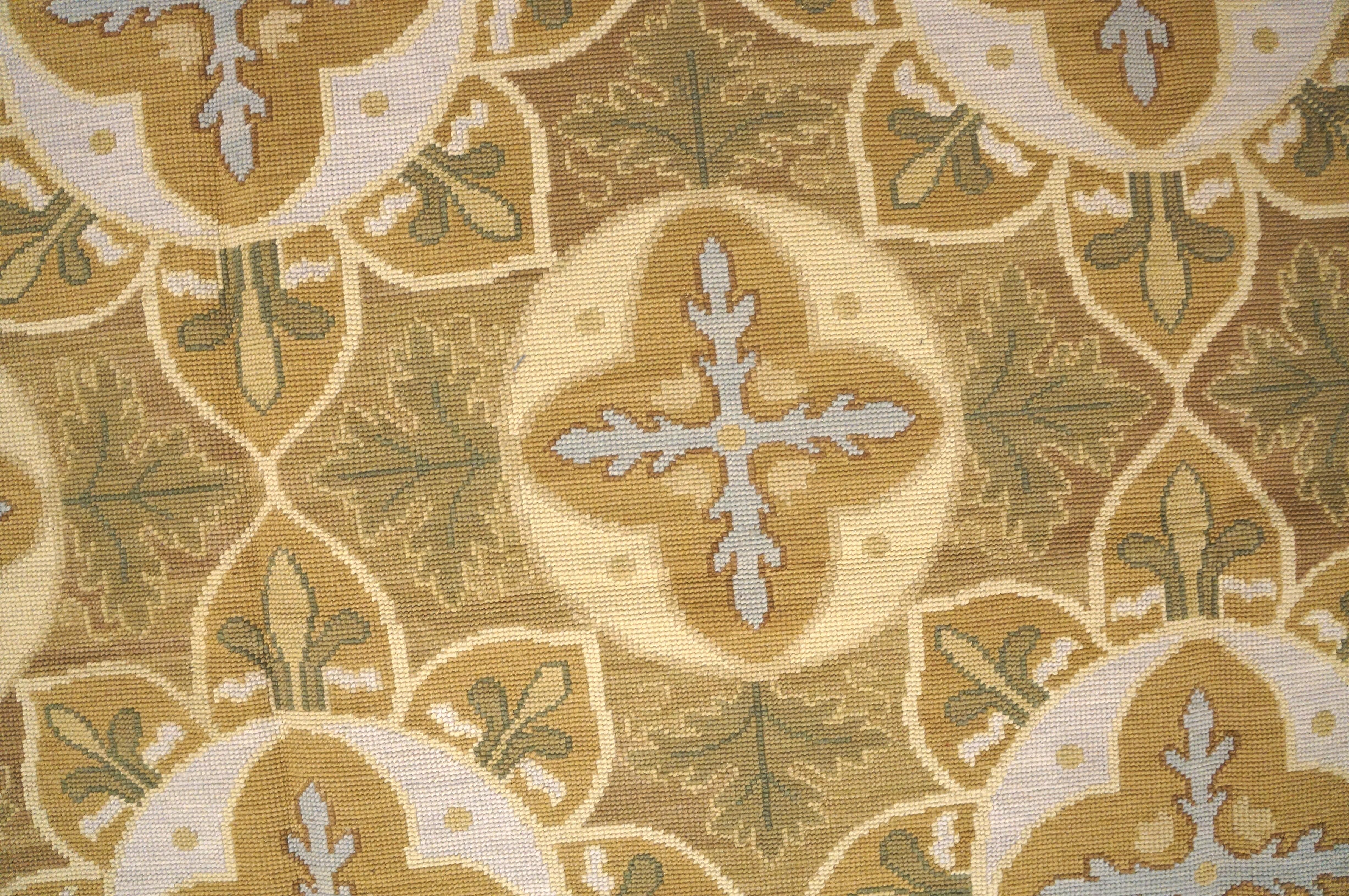 Contemporary Contemporaneity Handwoven Wool Needlepoint Flat Weave Carpet With Silk Highlight For Sale